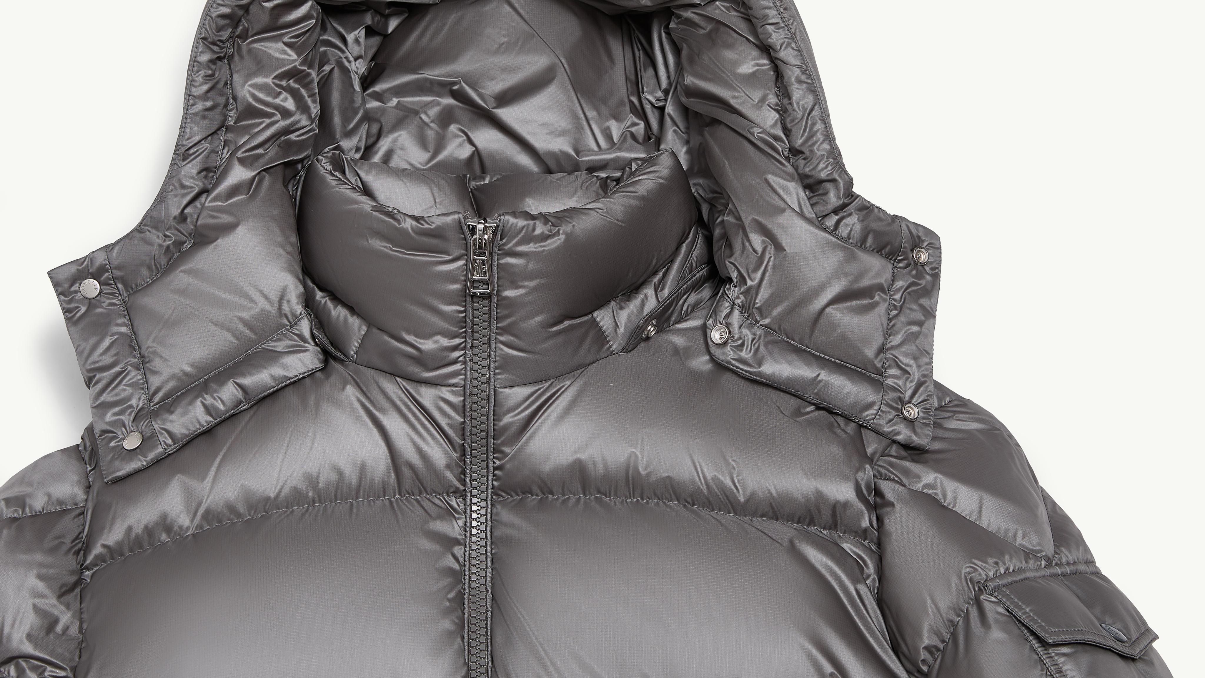 ♡MONCLER♡グレー キルティング ダウンジャケット♡ 10/20まで最終値下げ‼️MONCLER グレー系 ダウンジャケット - メルカリ