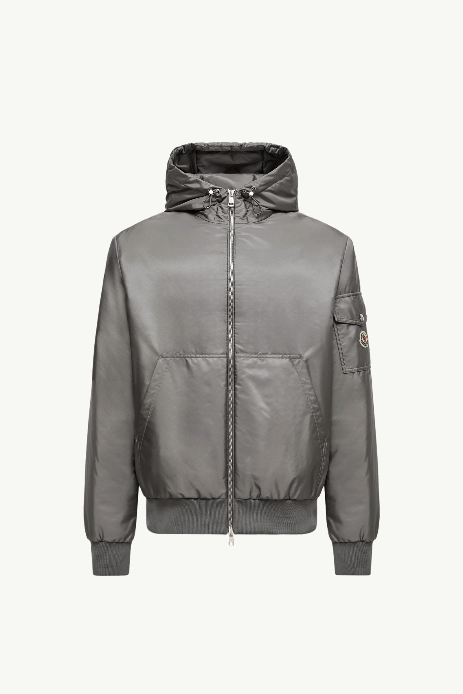 https://moncler-cdn.thron.com/api/v1/content-delivery/shares/dpx6uv/contents/K20911A00161539ZD90Z_F/image/K20911A00161539ZD90Z_F