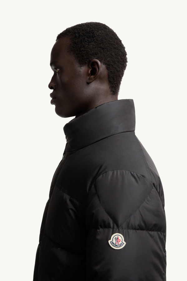 Virolais ショートダウンジャケット メンズ ブラック Moncler 1
