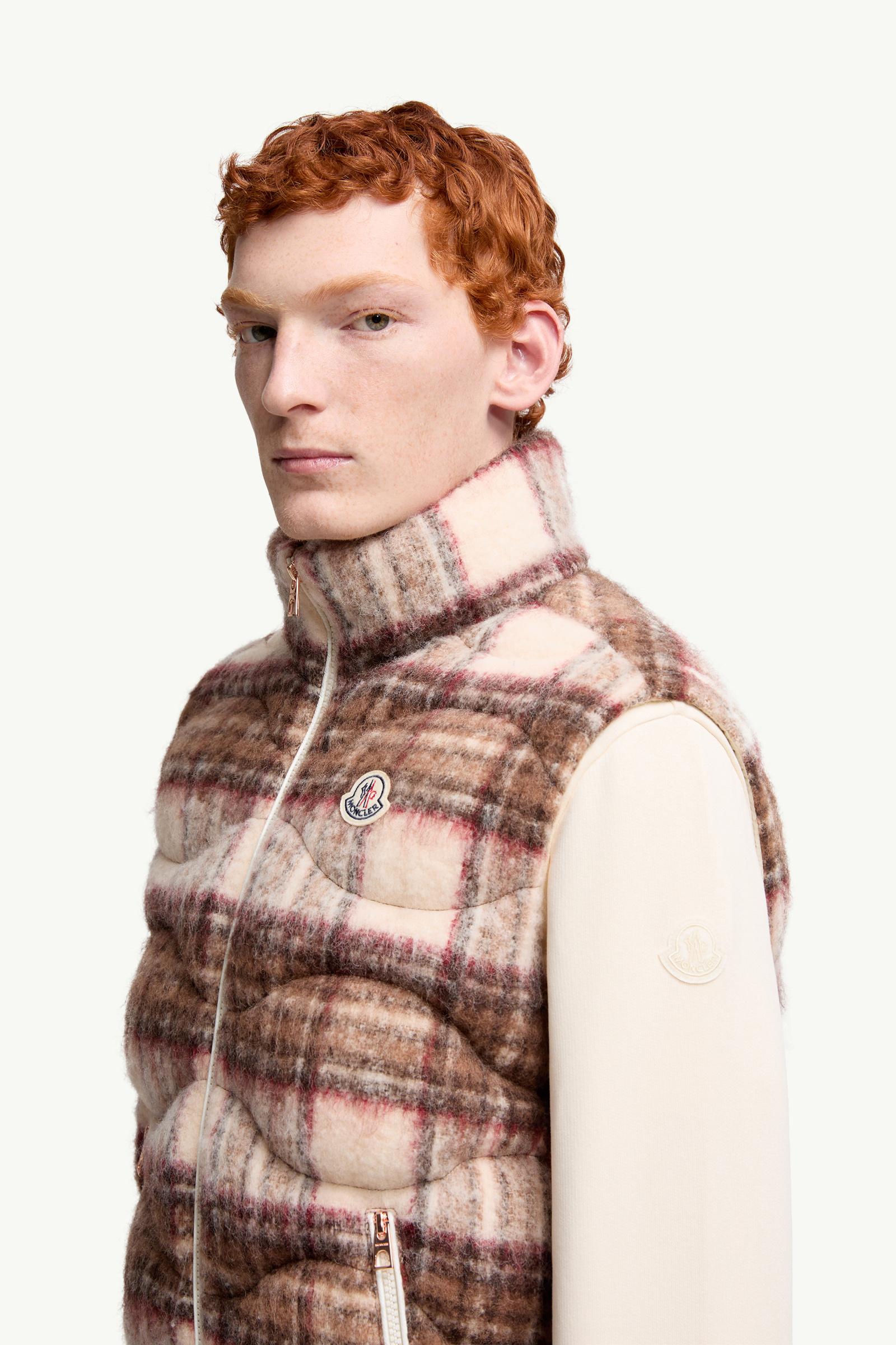 Doudoune sans manches à matelassage géométrique Sfakia Hommes Beige & Rose Moncler 1