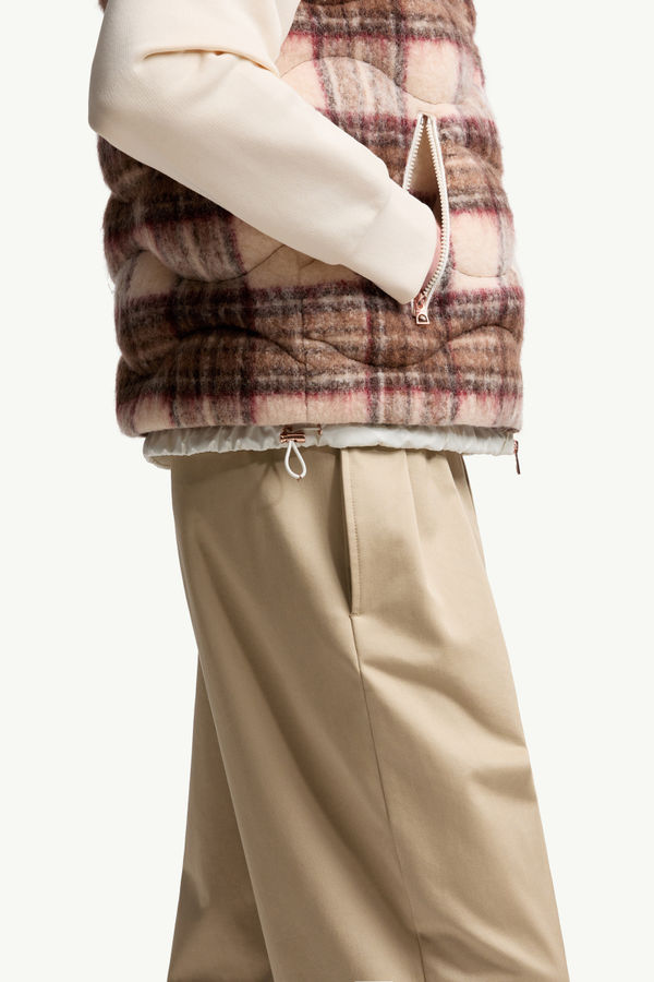 Doudoune sans manches à matelassage géométrique Sfakia Hommes Beige & Rose Moncler 5