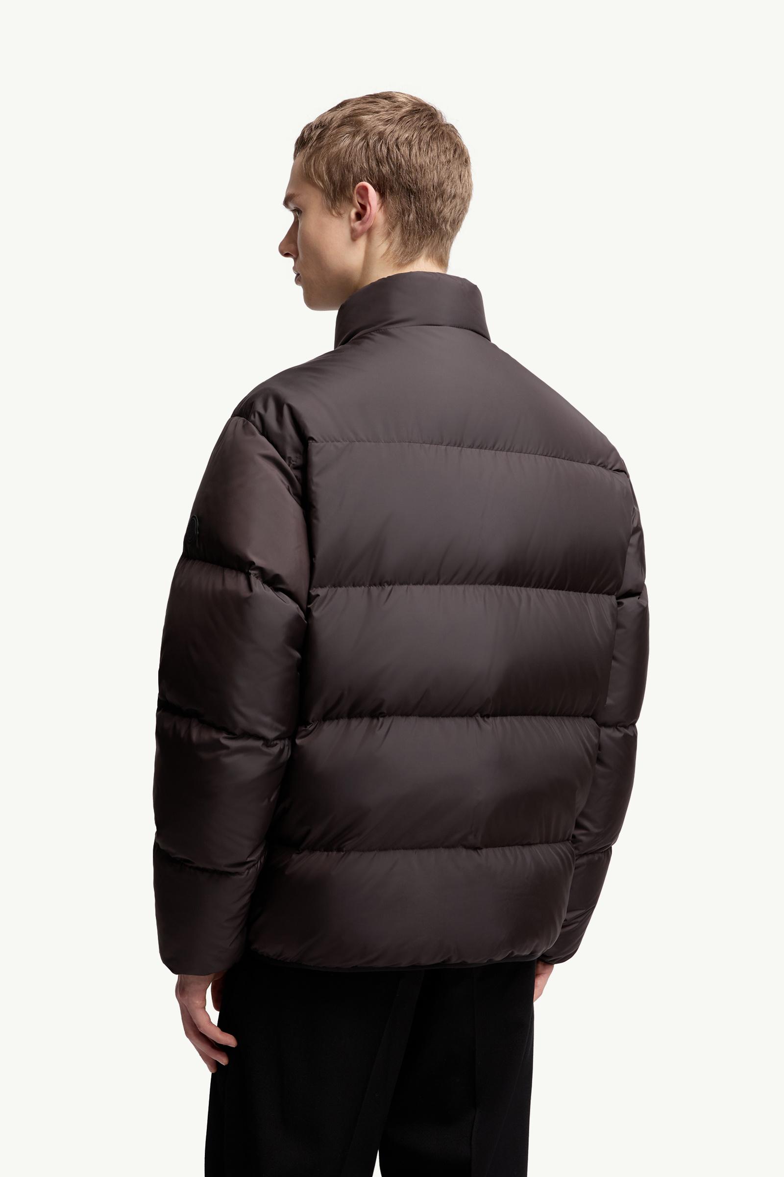 モンクレール　カメルーン Camel Beige Chinon Square-Quilted Short Down Jacket - Short Down