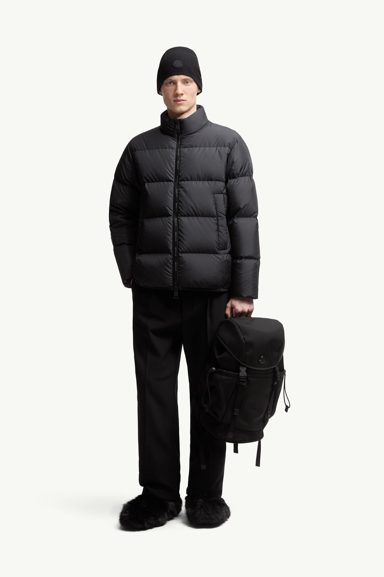 Erterle ショートダウンジャケット メンズ ブラック Moncler 0