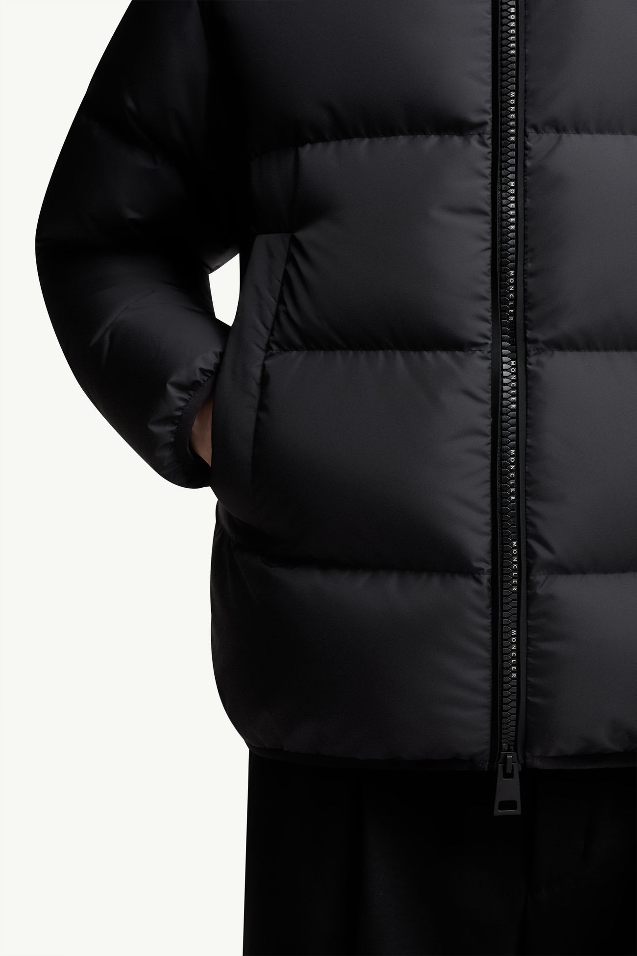 Erterle男士短款羽绒夹克外套 男士 黑色 Moncler 6