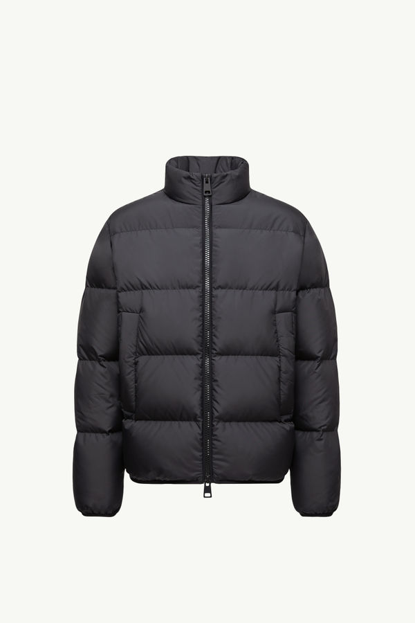 https://moncler-cdn.thron.com/api/v1/content-delivery/shares/dpx6uv/contents/K20911A00173597U5999_F/image/K20911A00173597U5999_F
