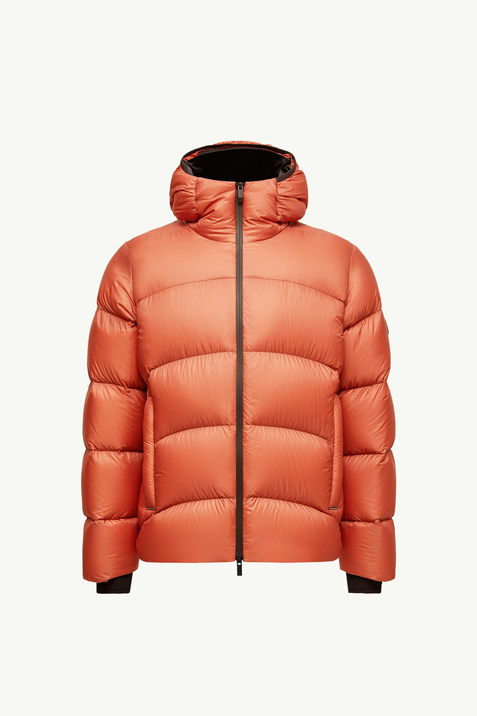 https://moncler-cdn.thron.com/api/v1/content-delivery/shares/dpx6uv/contents/K20911A0018159879382_F/image/K20911A0018159879382_F
