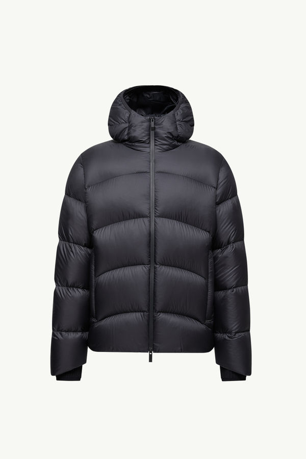 https://moncler-cdn.thron.com/api/v1/content-delivery/shares/dpx6uv/contents/K20911A0018159879999_F/image/K20911A0018159879999_F