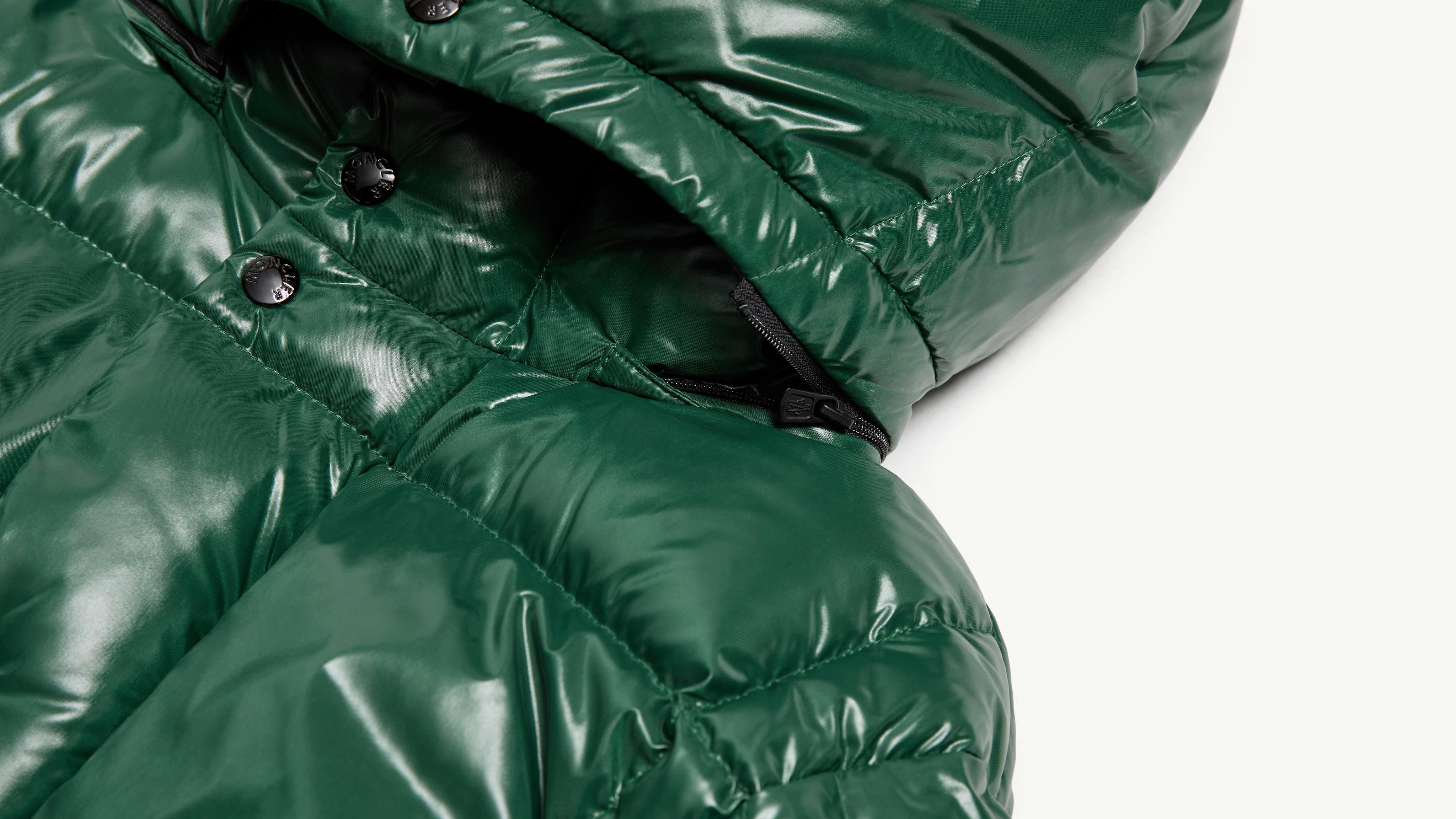 Moncler K2 ナイロンジャケット ダークグリーン Moncler K2 ナイロンジャケット ダークグリーン Moncler K2 ナイロン