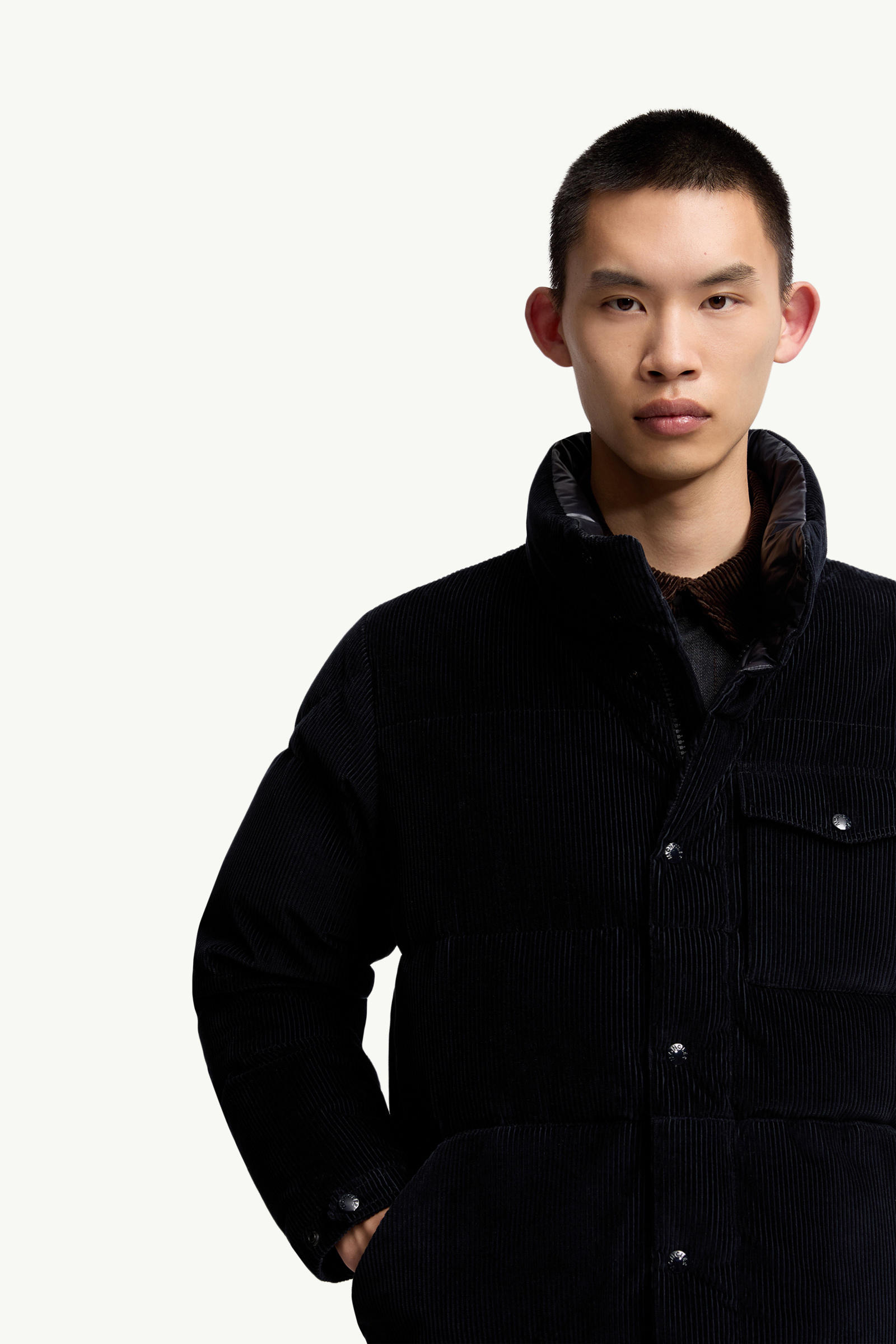 Doudoune courte Serrant en velours côtelé Hommes Bleu marine Moncler 5