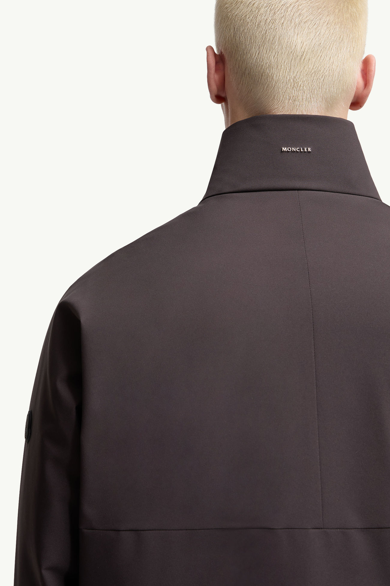 Egoutelles男士短款羽绒夹克外套 男士 深棕色 Moncler 6