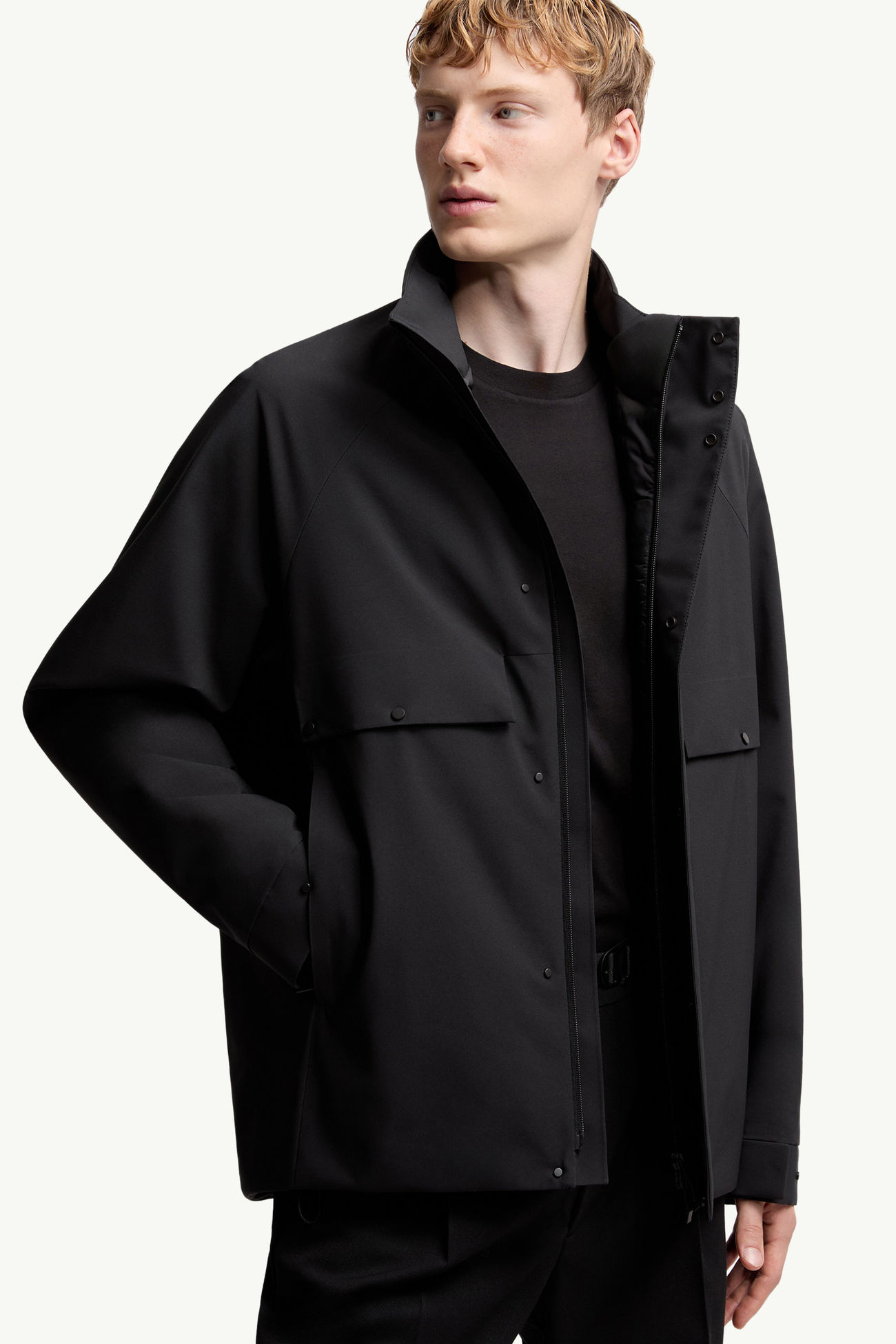 Egoutelles男士短款羽绒夹克外套 男士 黑色 Moncler 5