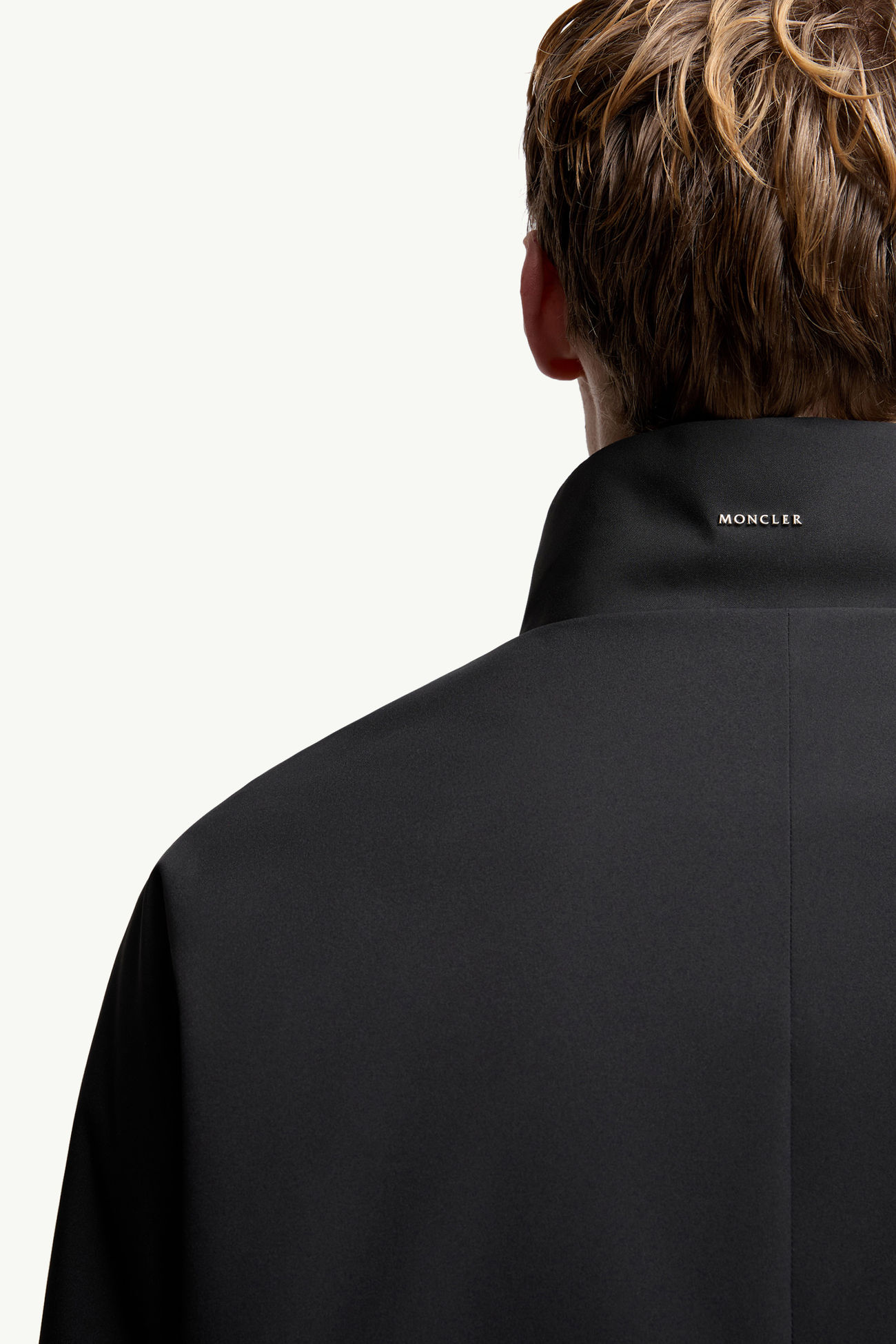 Egoutelles ショートダウンジャケット メンズ ブラック Moncler 6