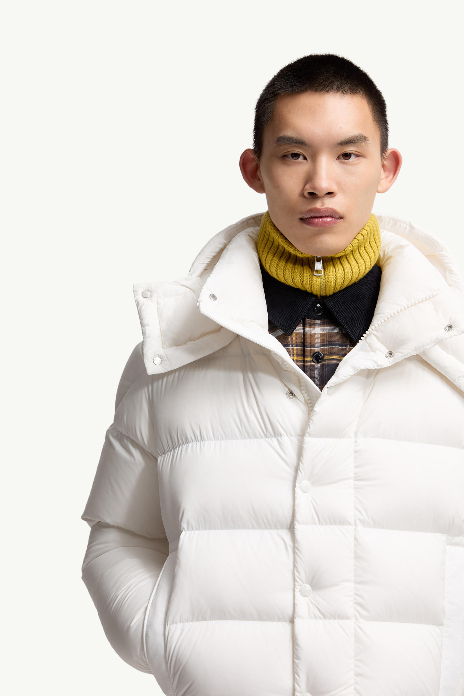 Piumino corto Moncler Maya 70 con cappuccio Uomo Bianco Moncler 6