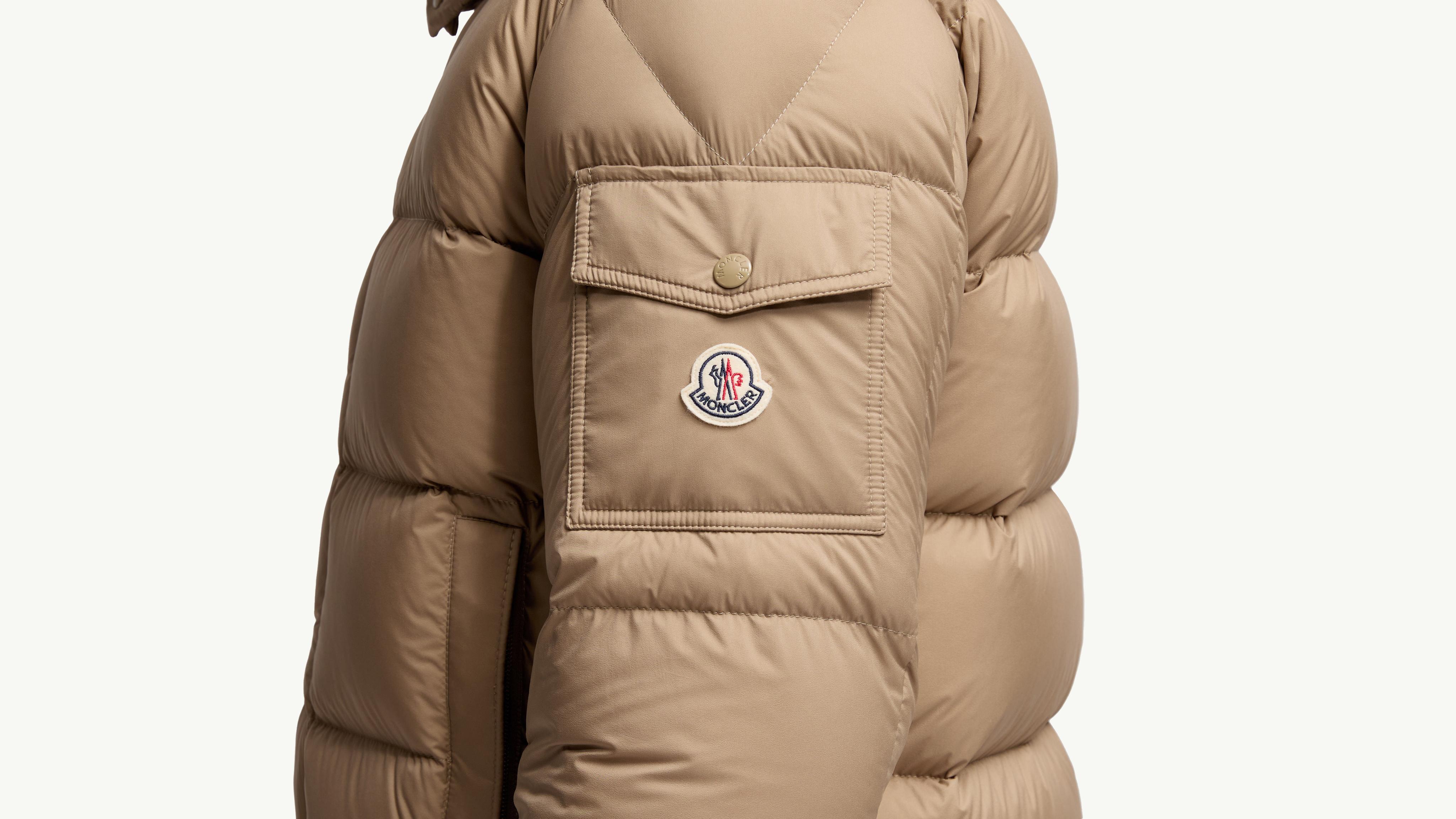 ライトブラウン Moncler Maya 70 ショートダウンジャケット : ショート