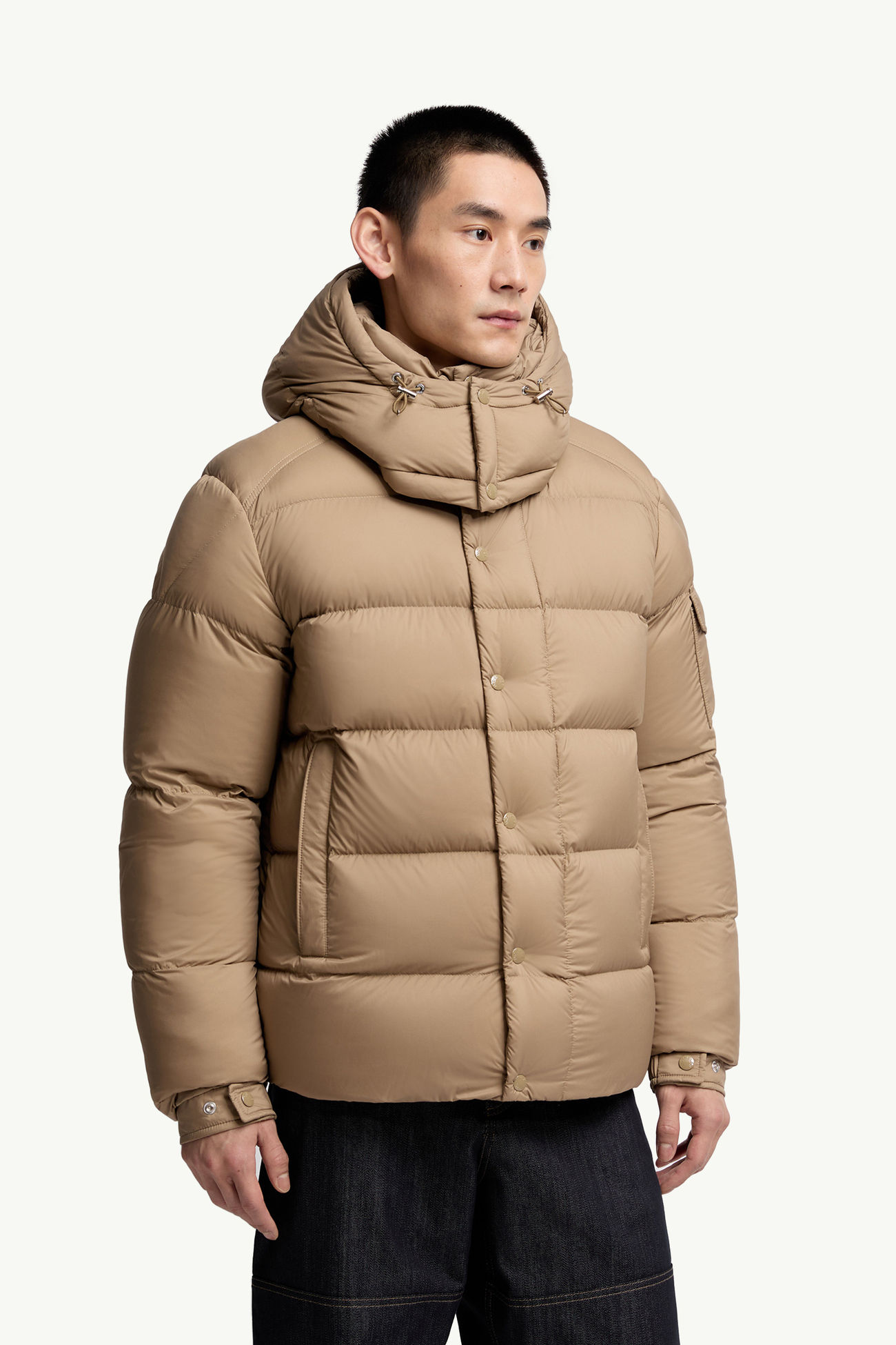 Plumífero corto con capucha Moncler Maya 70 Hombre Marrón claro Moncler 3