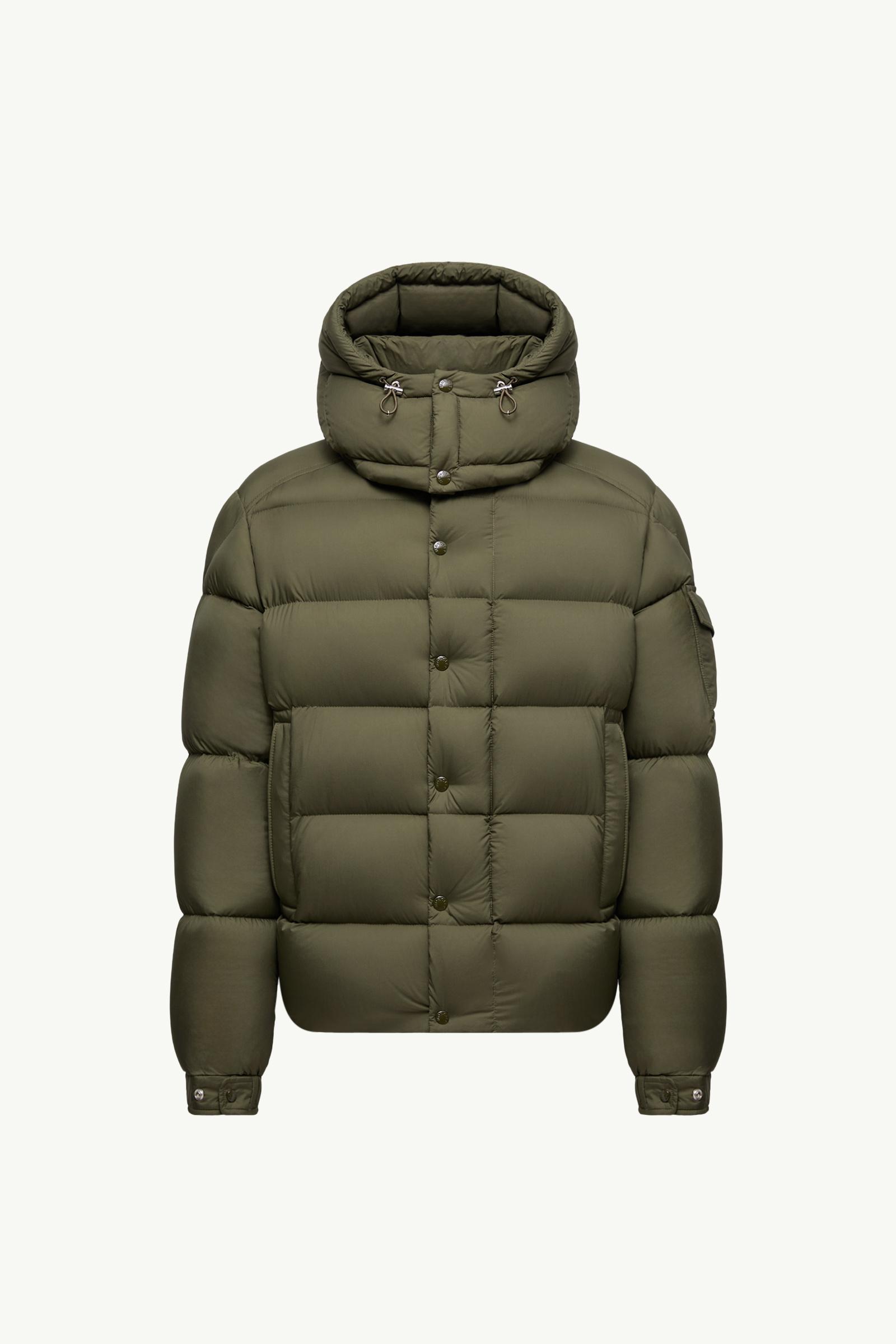 Plumífero corto con capucha Moncler Maya 70_findInBoutique_image