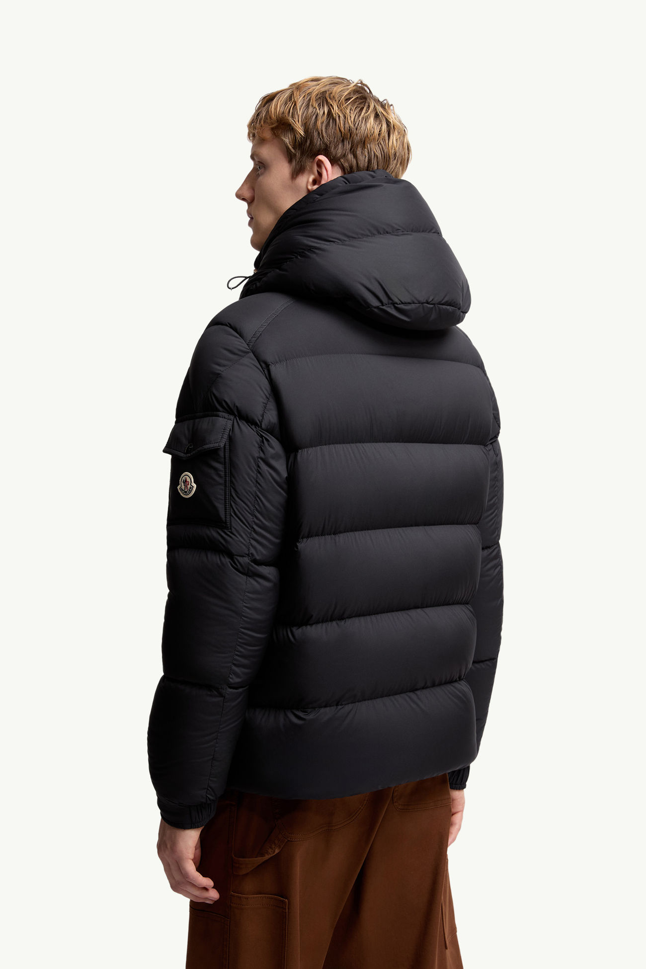 Moncler Maya 70 후드 쇼트 다운 재킷 남성 블랙 Moncler 4