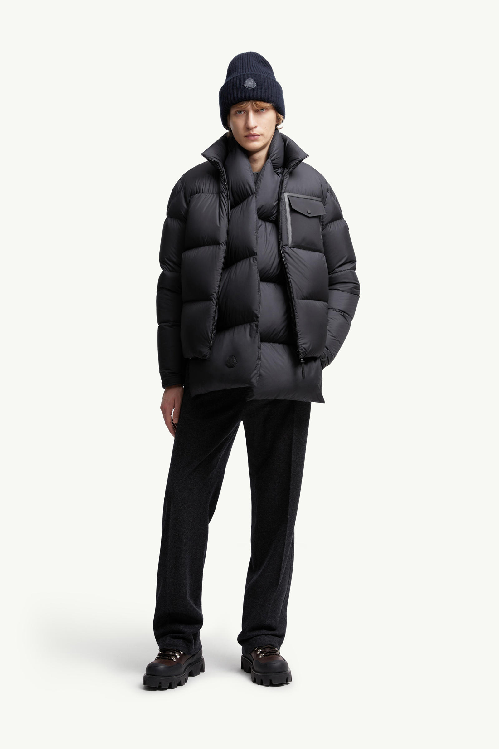Chinon Square-Quilted Short Down Jacket Men Black Moncler 0
