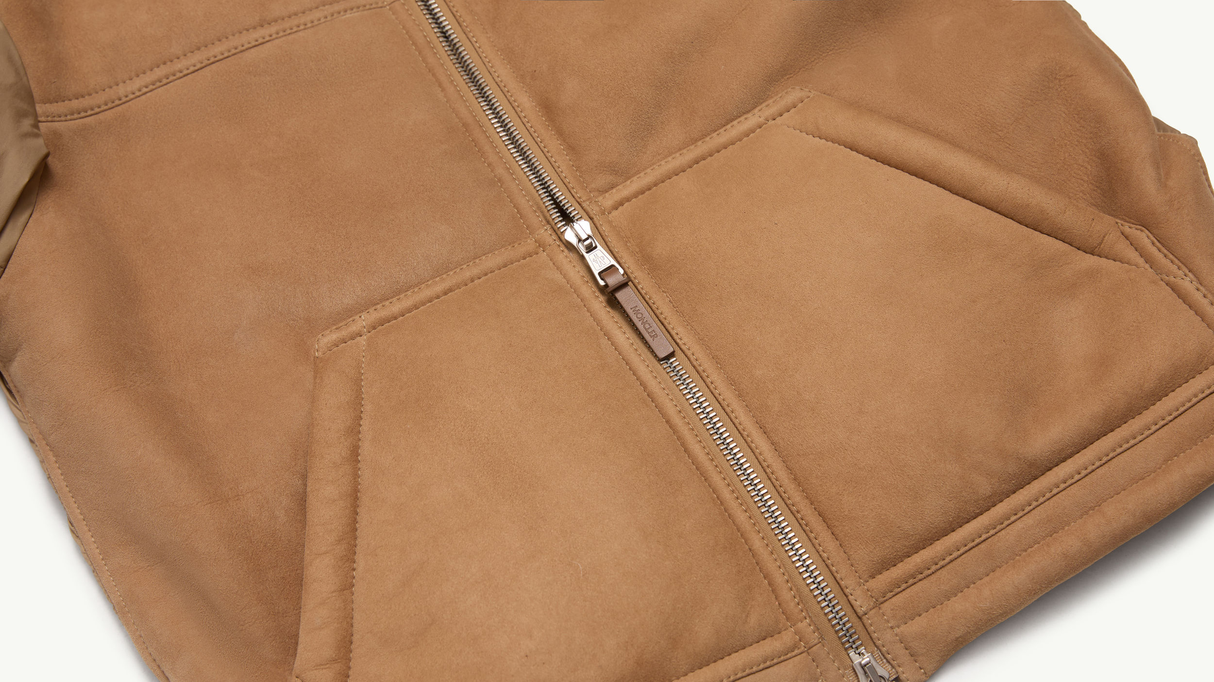 Slide 1 - product.feature.texturesuede.title