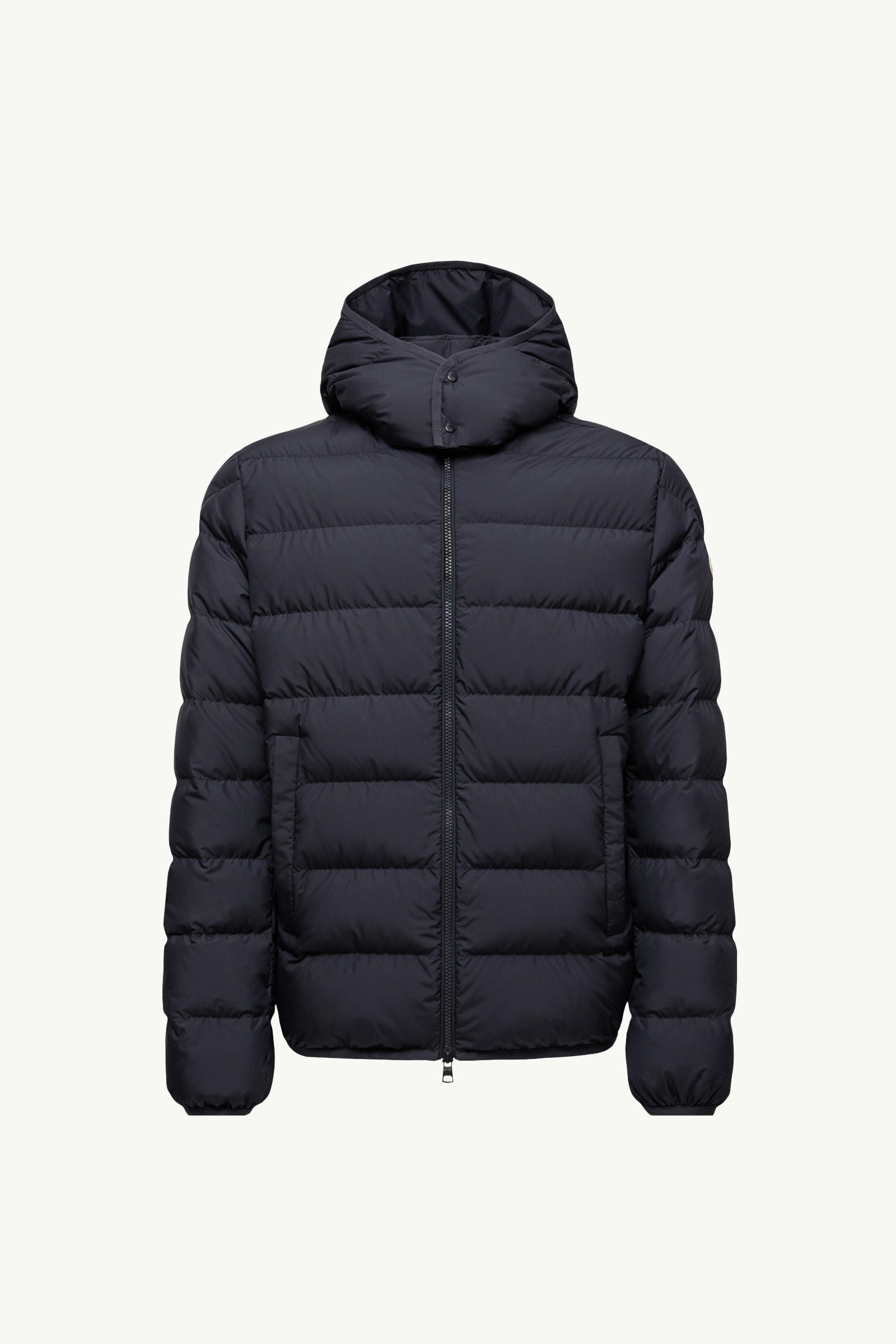 https://moncler-cdn.thron.com/api/v1/content-delivery/shares/dpx6uv/contents/K20911A00224597YW778_F/image/K20911A00224597YW778_F