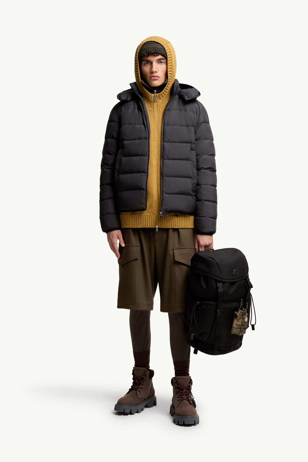 Montbrocq ショートダウンジャケット メンズ ブラック Moncler 0