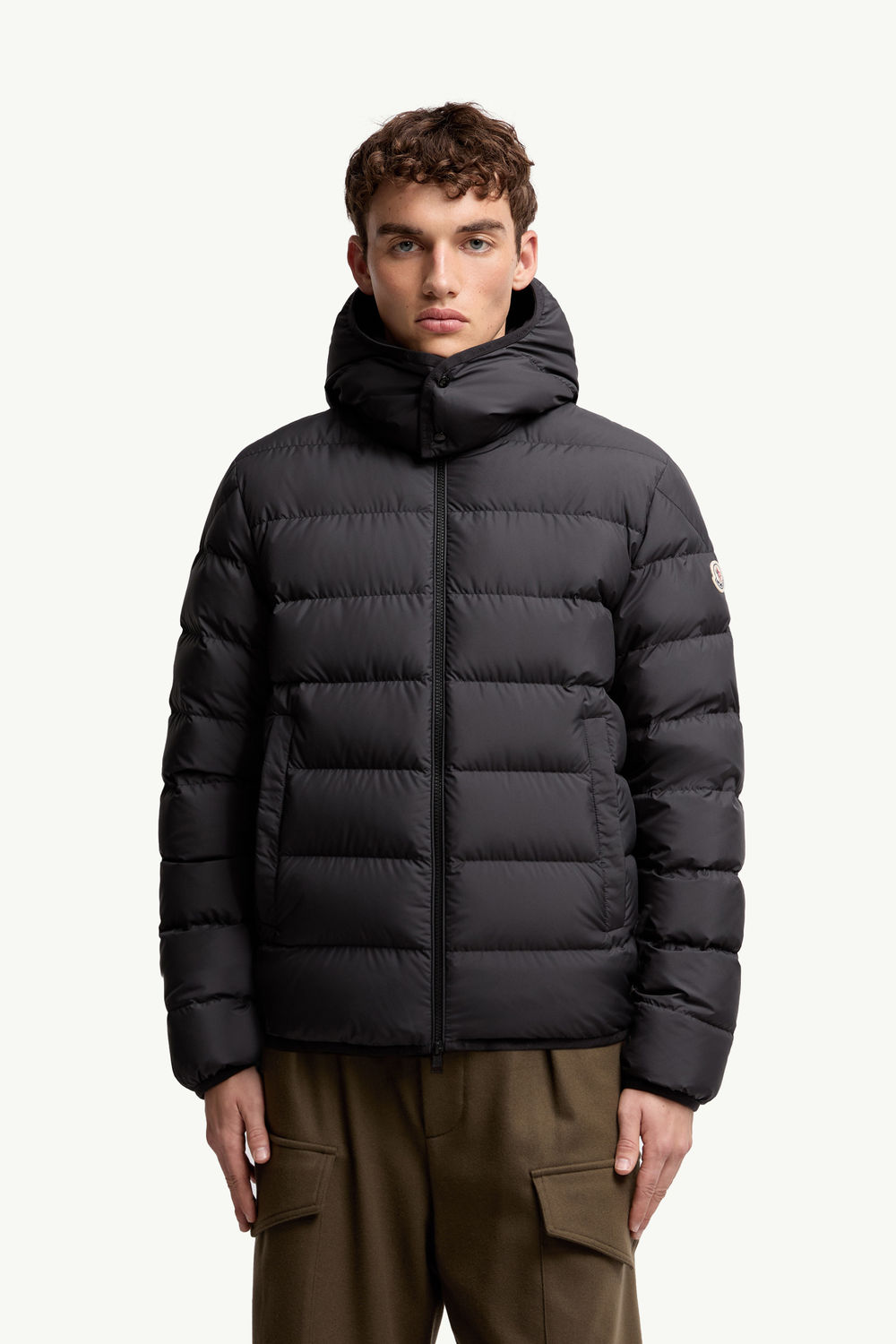 Montbrocq ショートダウンジャケット メンズ ブラック Moncler 3