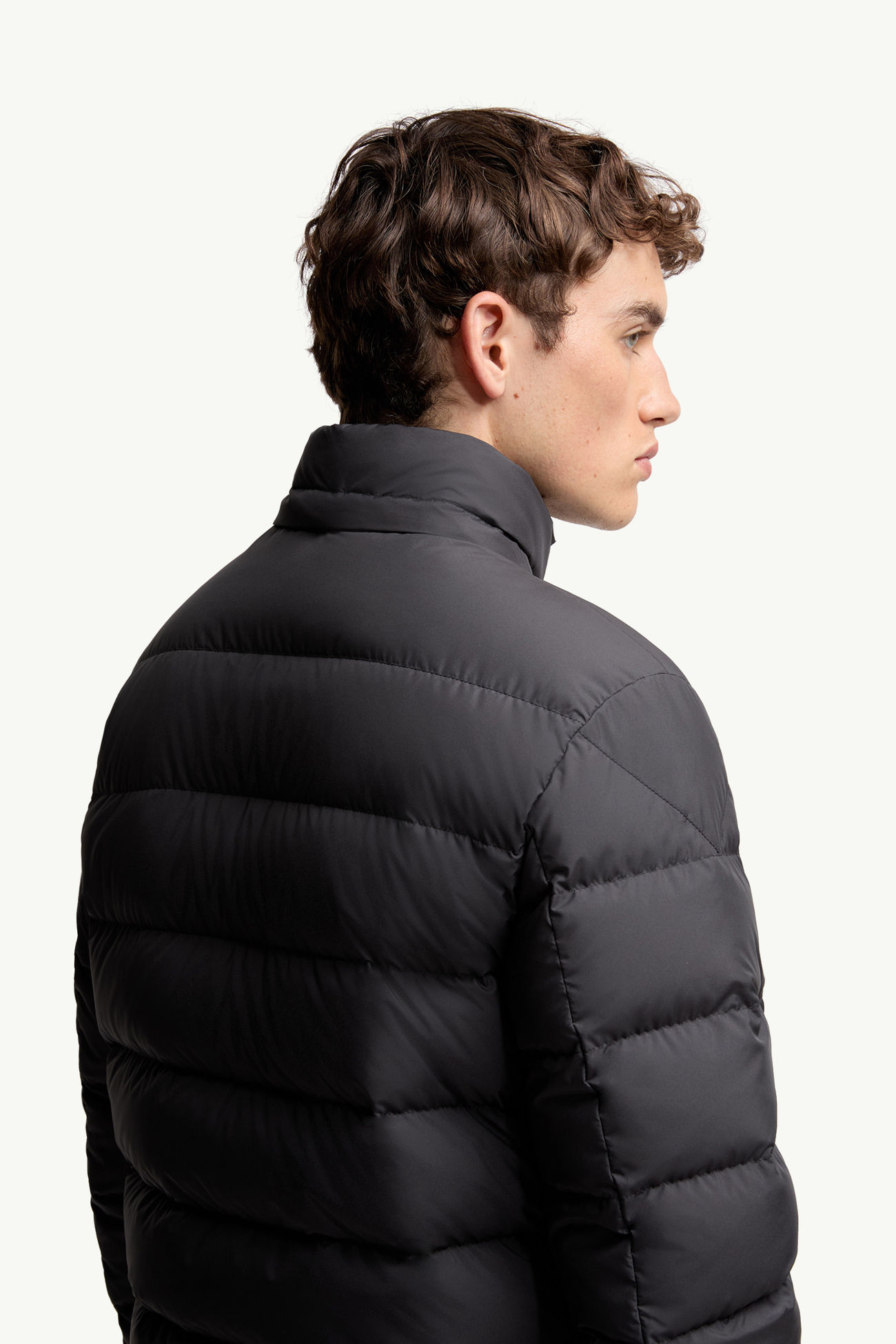 Montbrocq 후드 쇼트 다운 재킷 남성 블랙 Moncler 6