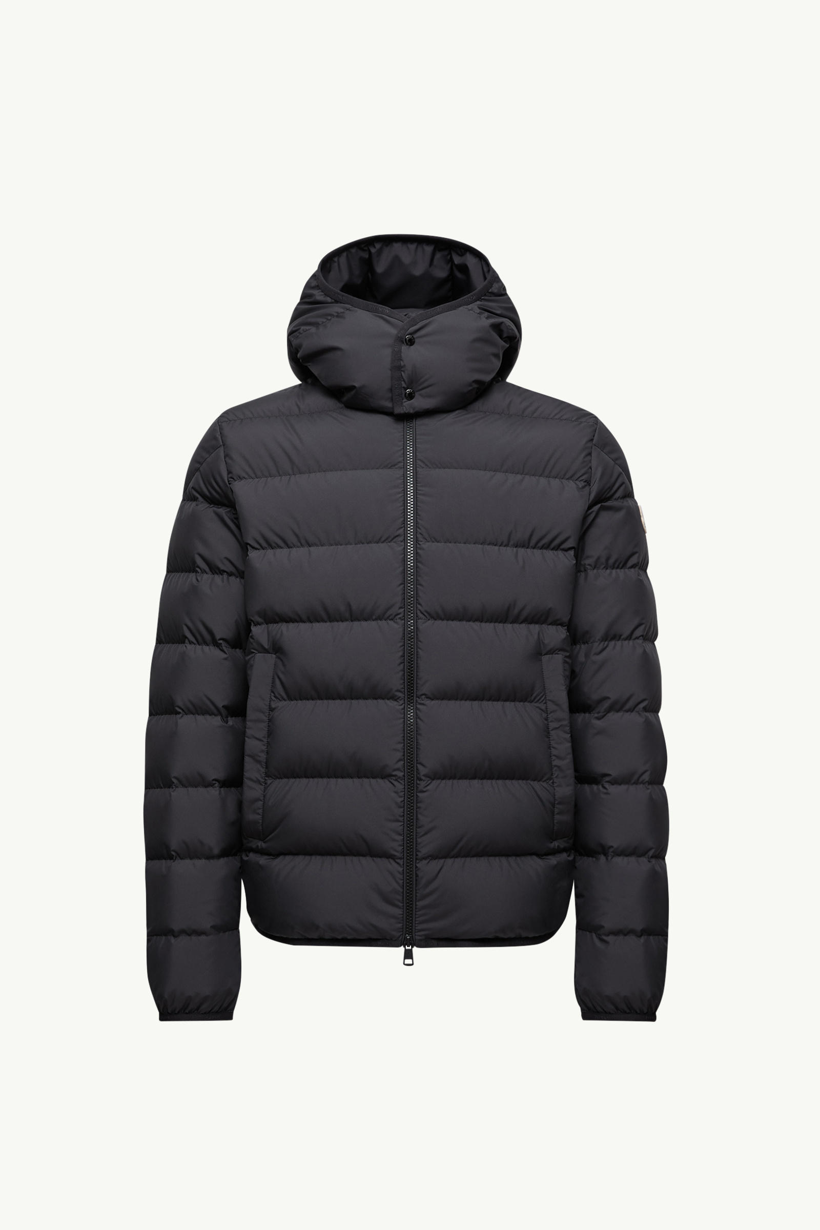 https://moncler-cdn.thron.com/api/v1/content-delivery/shares/dpx6uv/contents/K20911A00224597YW999_F/image/K20911A00224597YW999_F