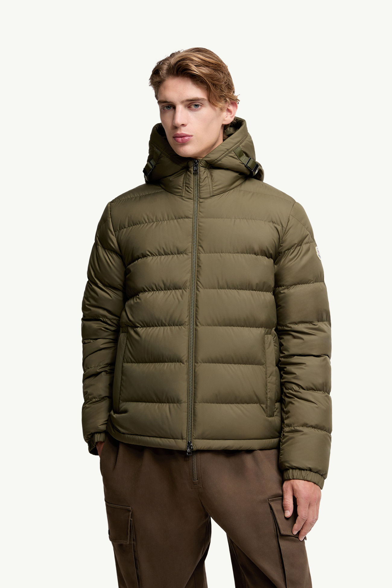 Laveraet ショートダウンジャケット メンズ オリーブグリーン Moncler 3