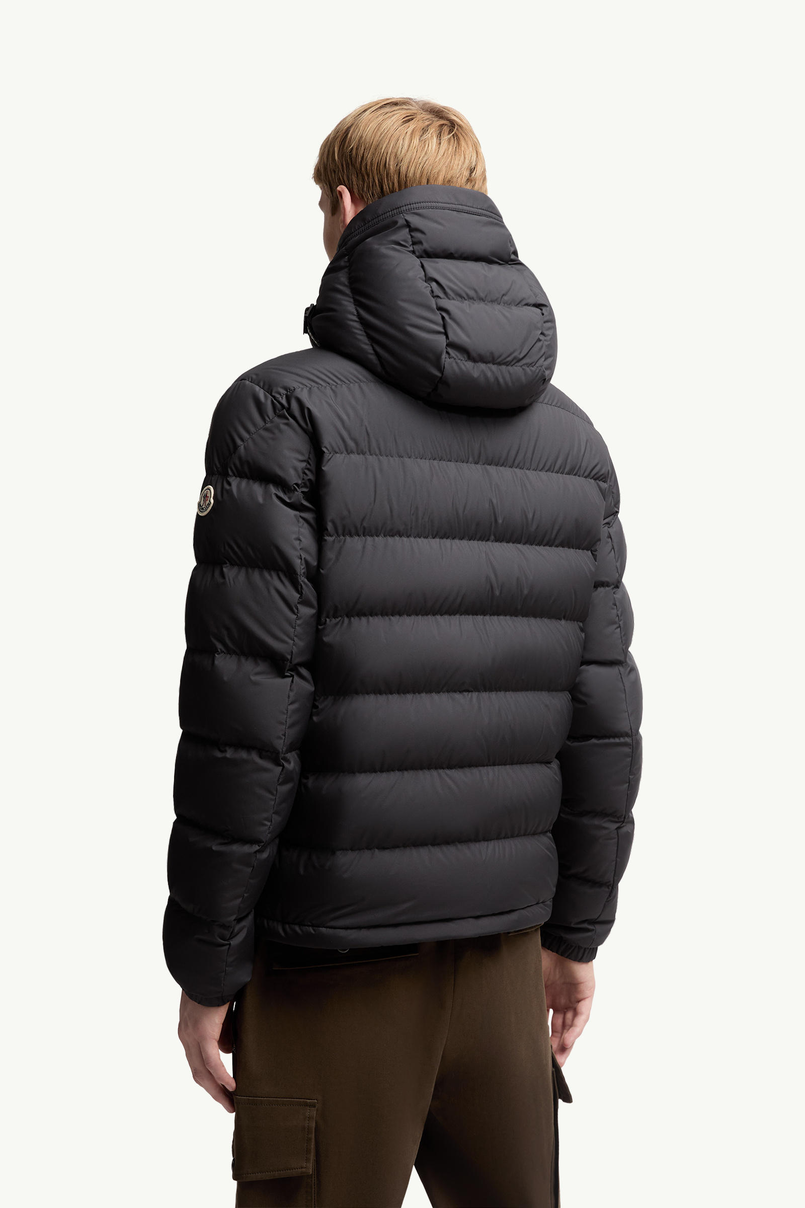 Laveraet kurze Daunenjacke mit Kapuze Herren Schwarz Moncler 4