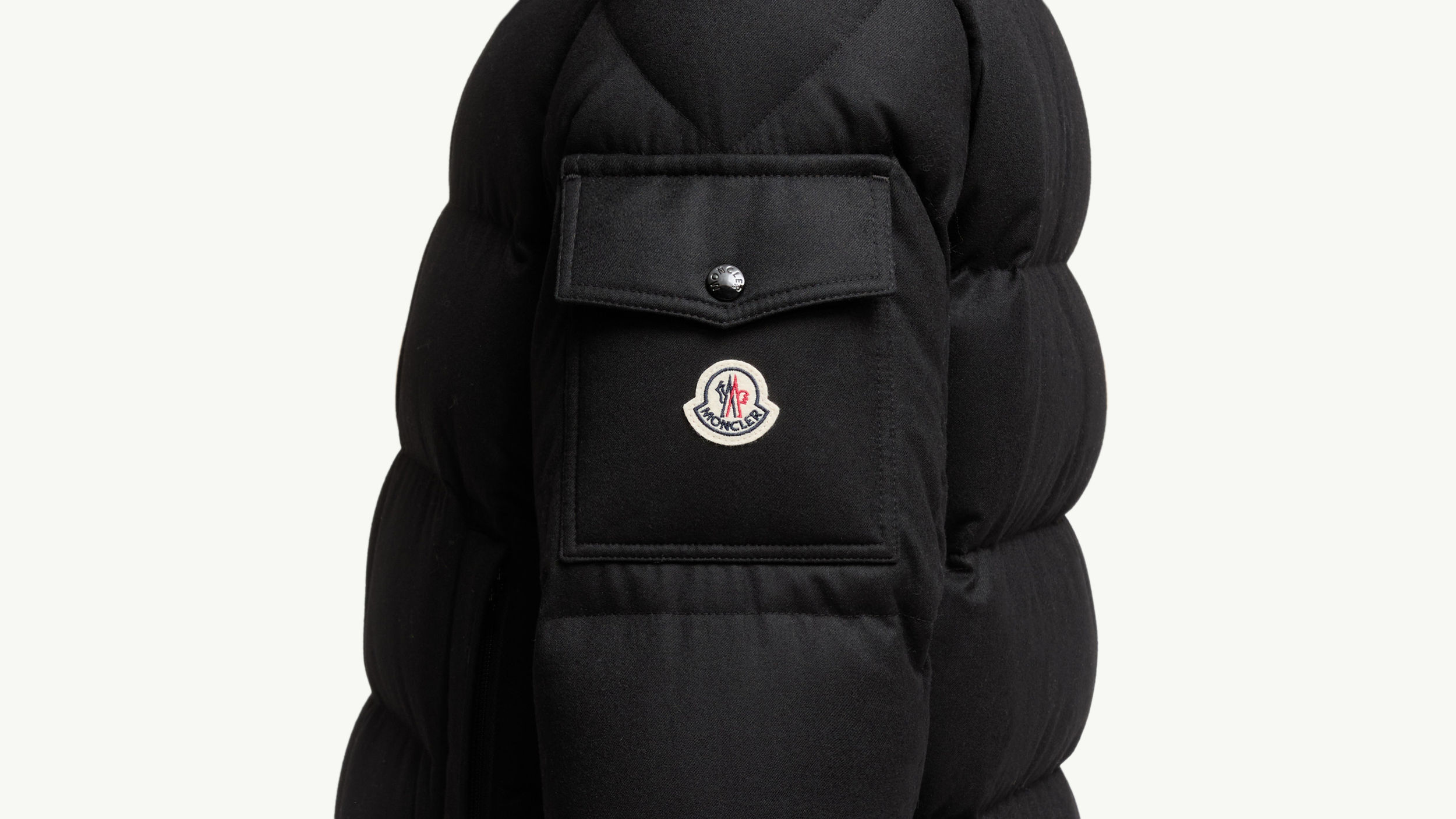 Slide 3 - product.feature.mayapocketdetail.title