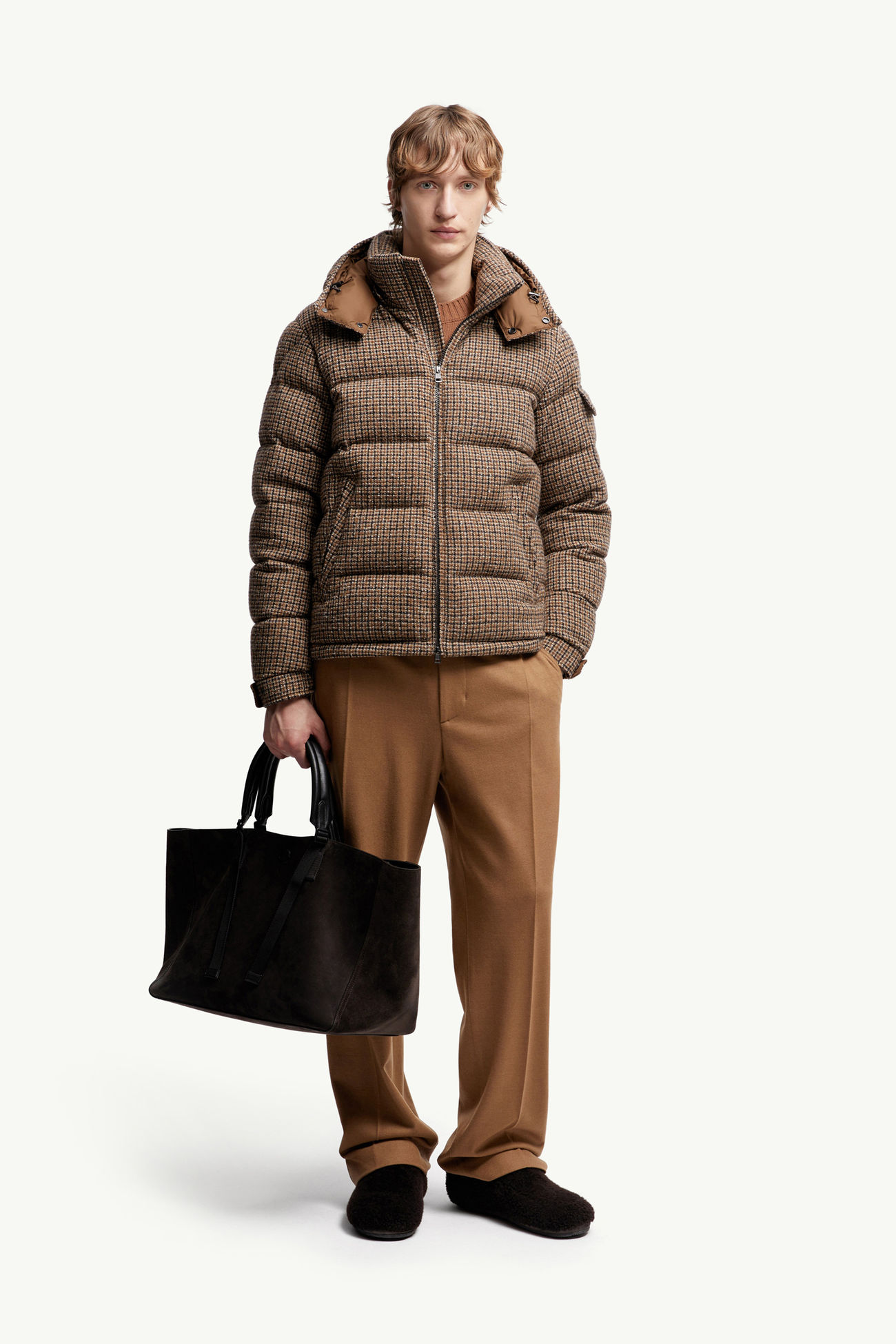 Piumino Corto Montgenevre in Misto Lana Bouclé con Cappuccio Uomo Marrone Moncler 0