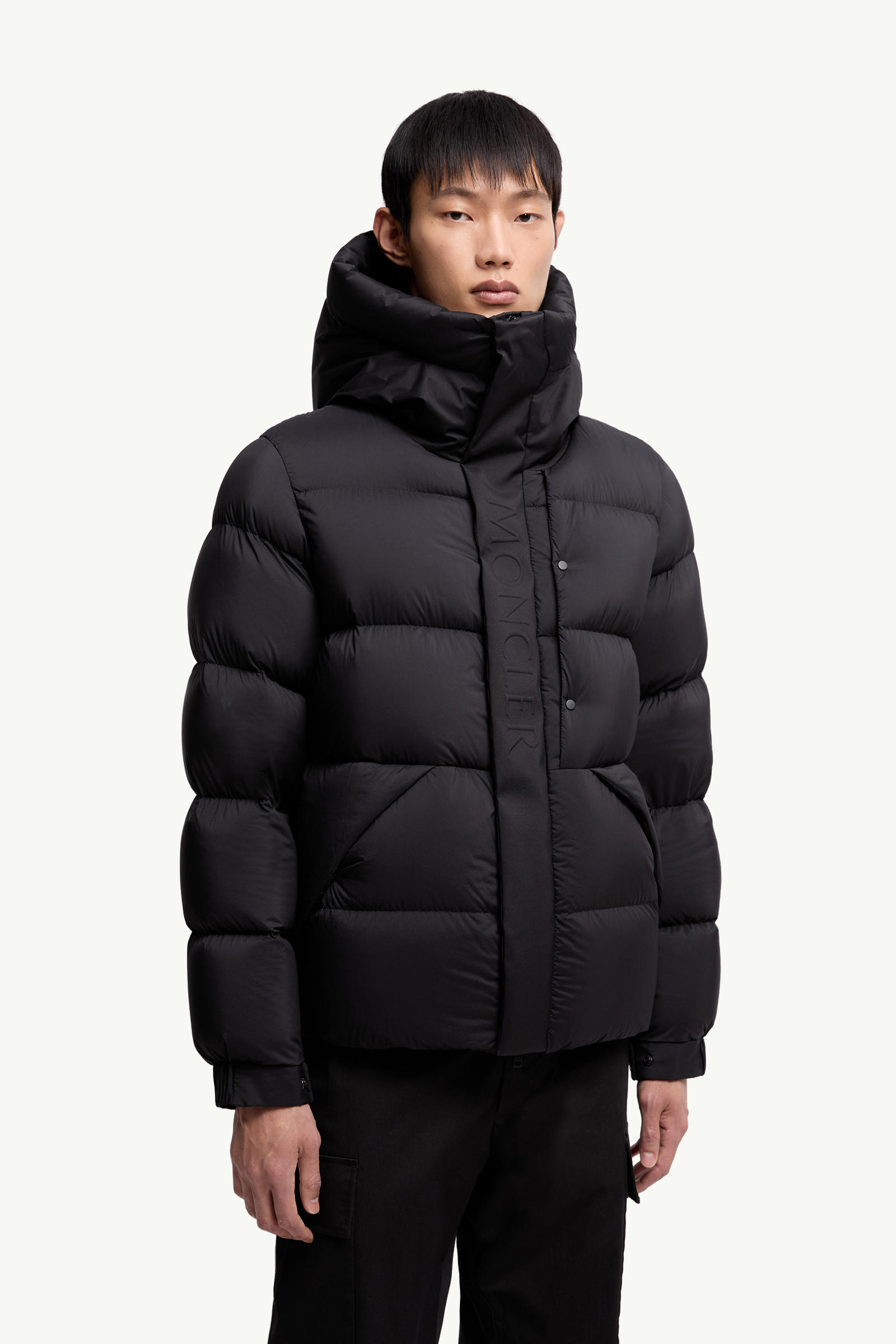Madeira Hooded Short Down Jacket Men Black Moncler 3