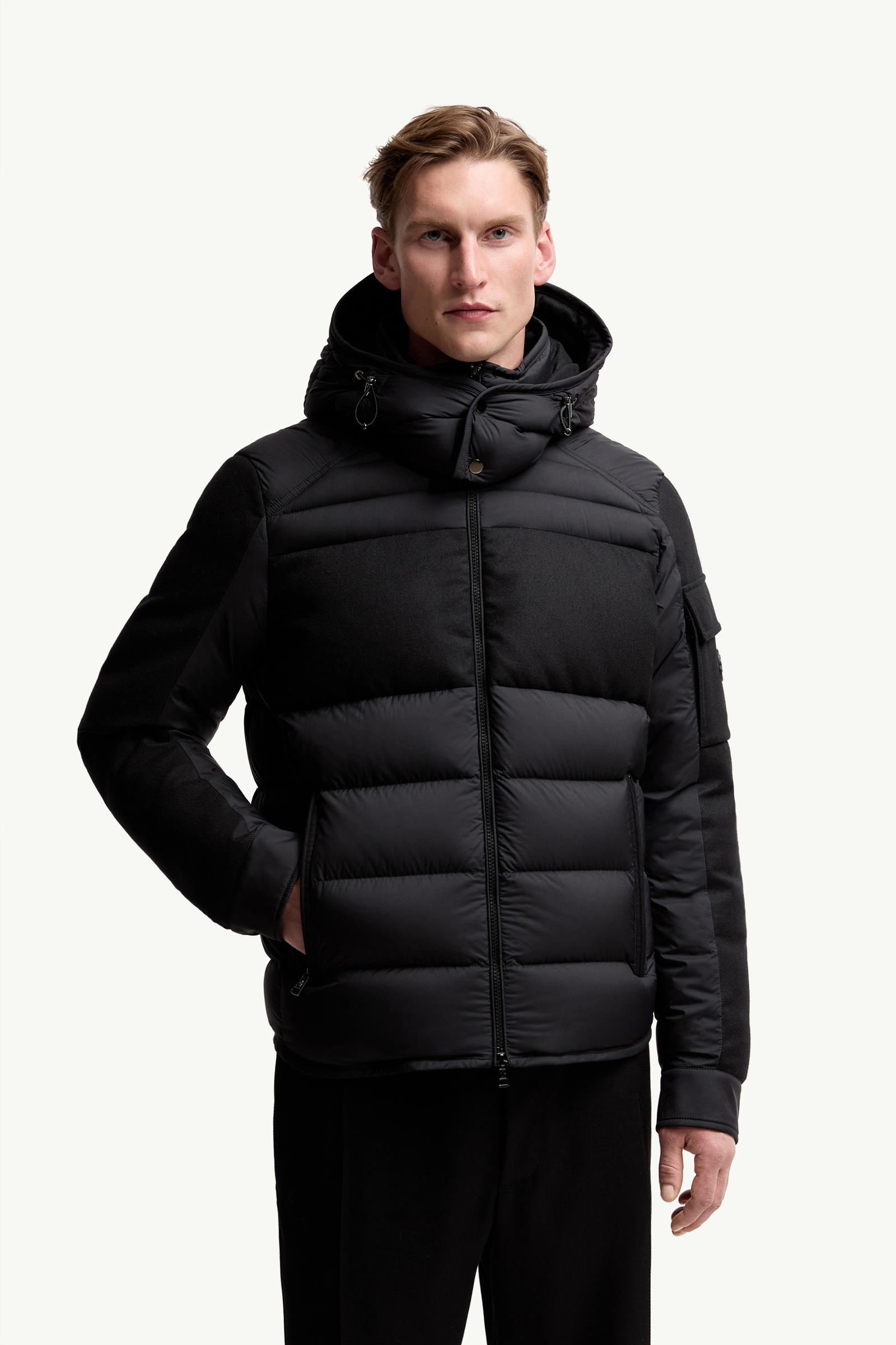 Piumino corto Barbustel con cappuccio Uomo Nero Moncler 3