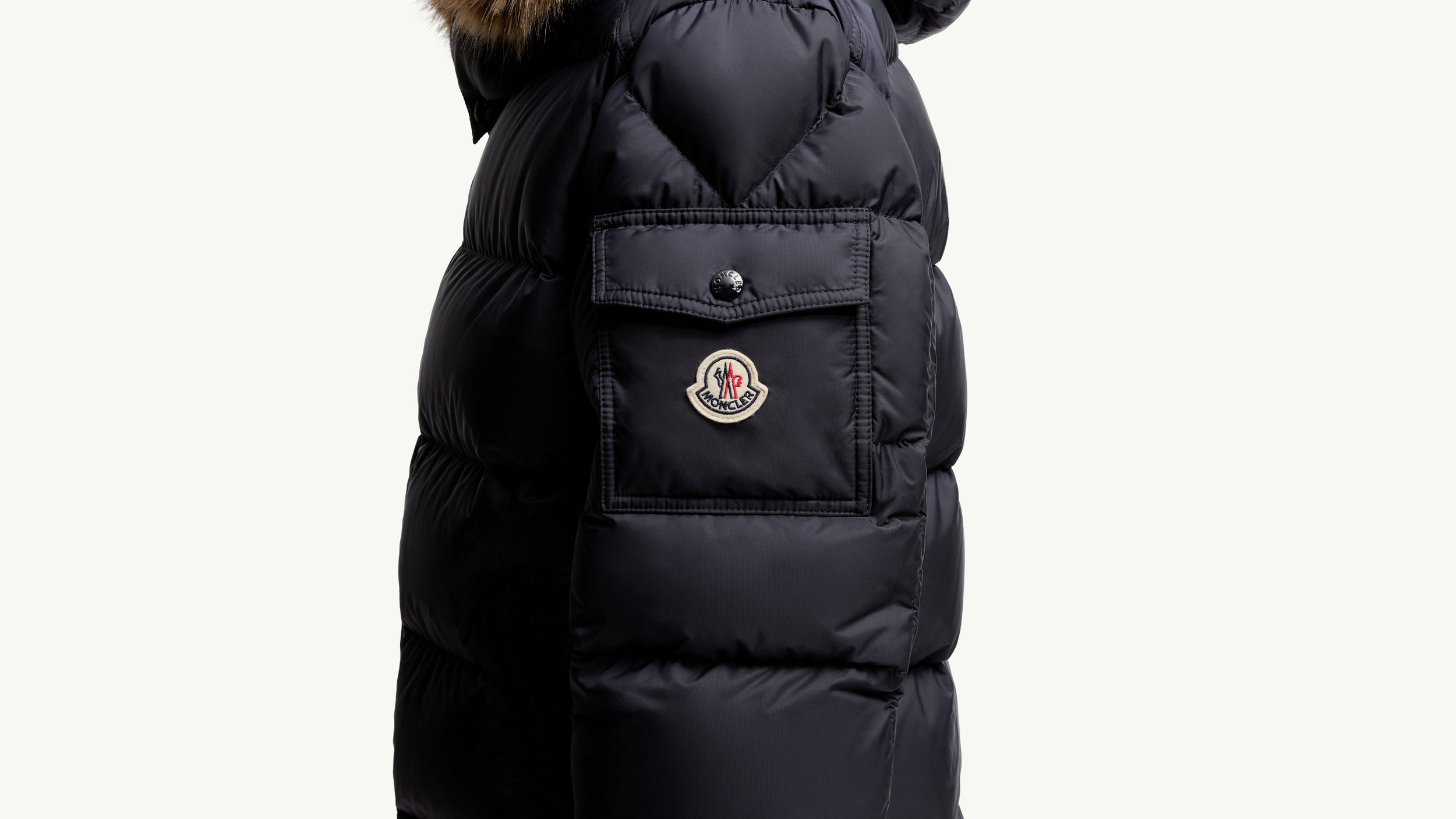 Slide 2 - product.feature.mayapocketdetail.title