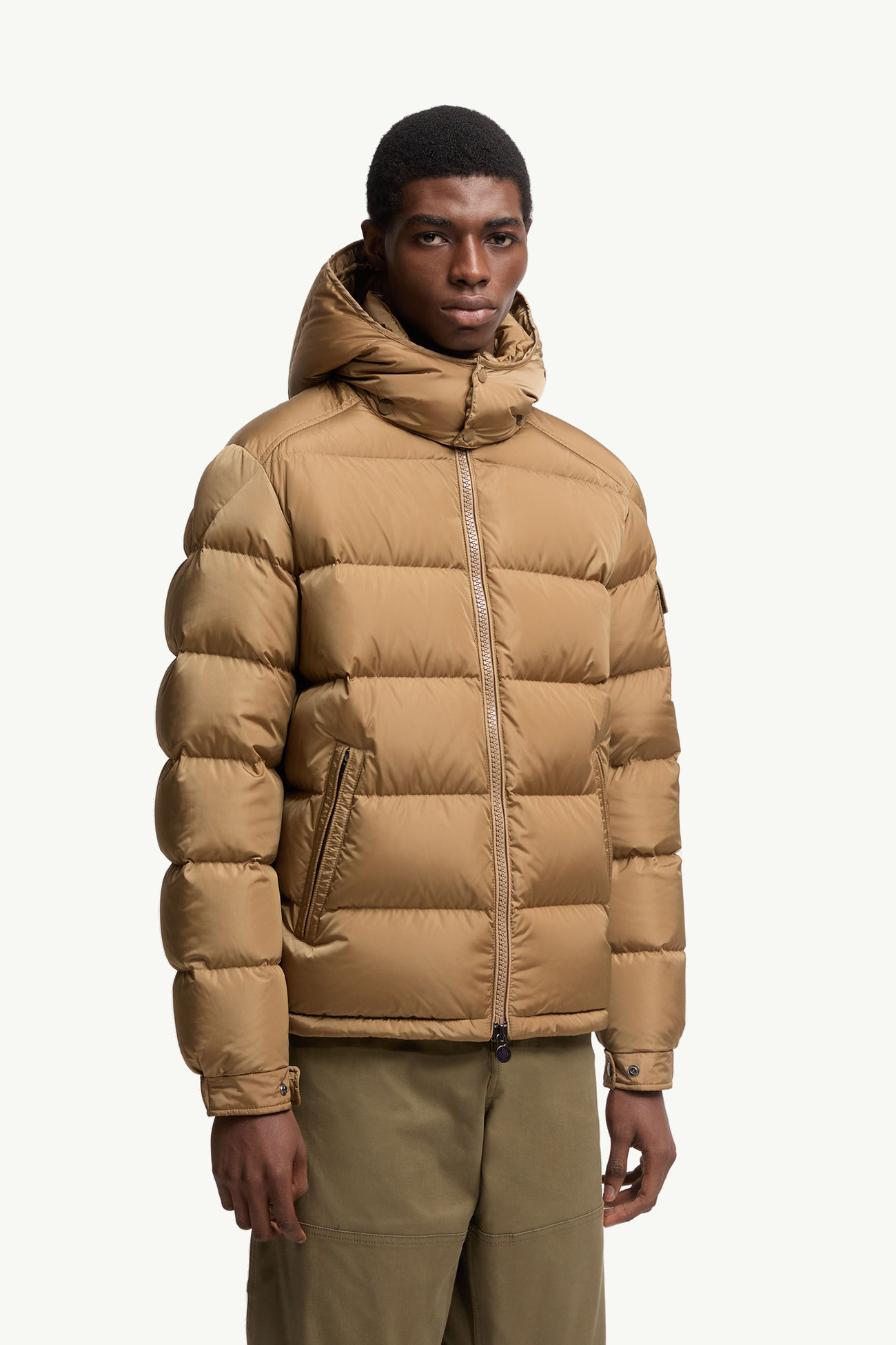 ベージュ Moncler Mayaショートダウンジャケット : ショートダウン 