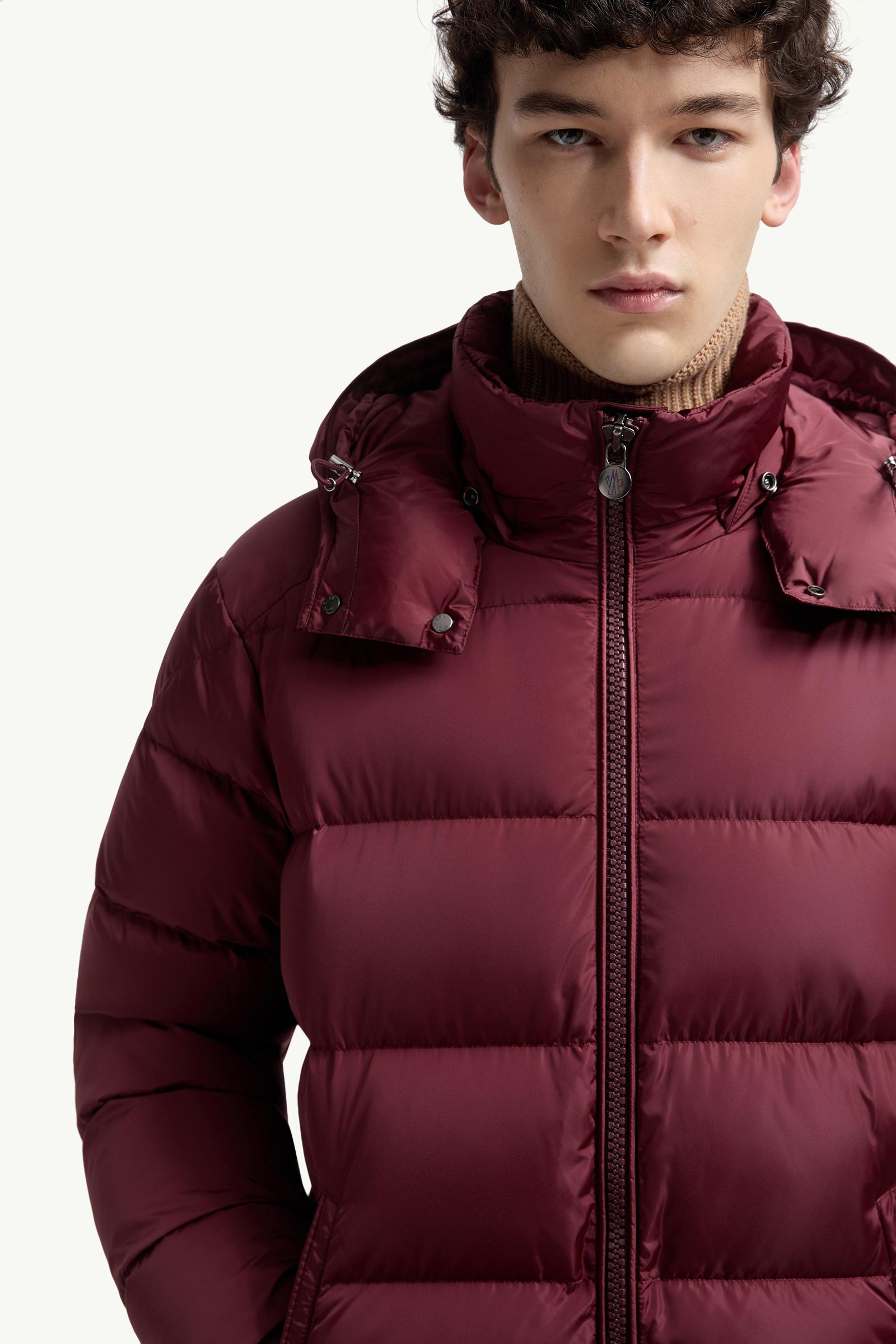バーガンディー Moncler Mayaショートダウンジャケット : ショート
