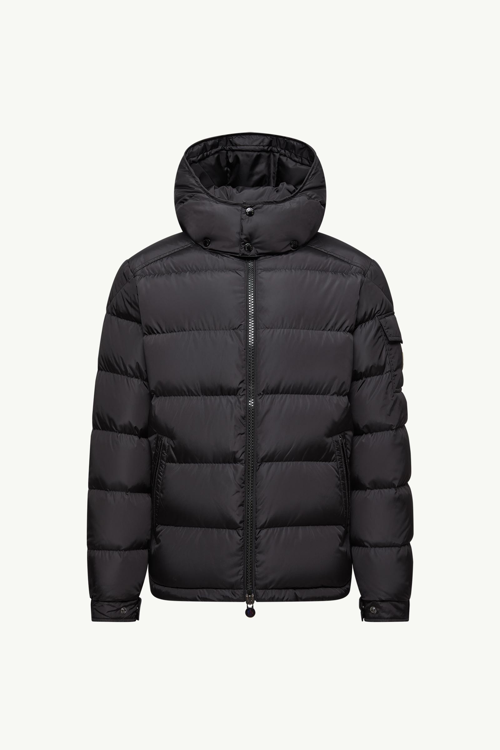 Moncler Maya Matte Short Down Jacket_findInBoutique_image