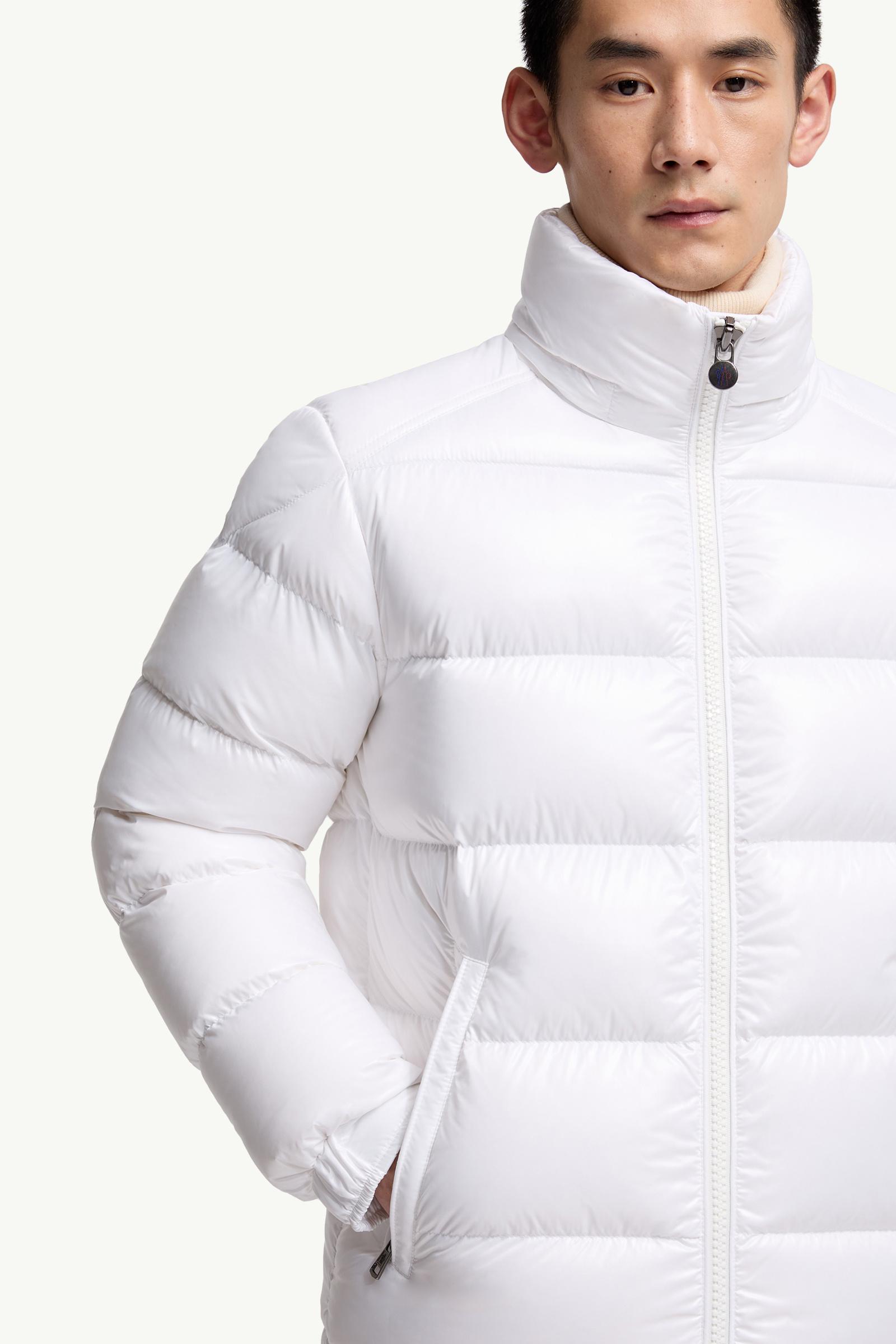 白色Moncler Maya男士连帽短款羽绒夹克外套- 短款羽绒服for 男装