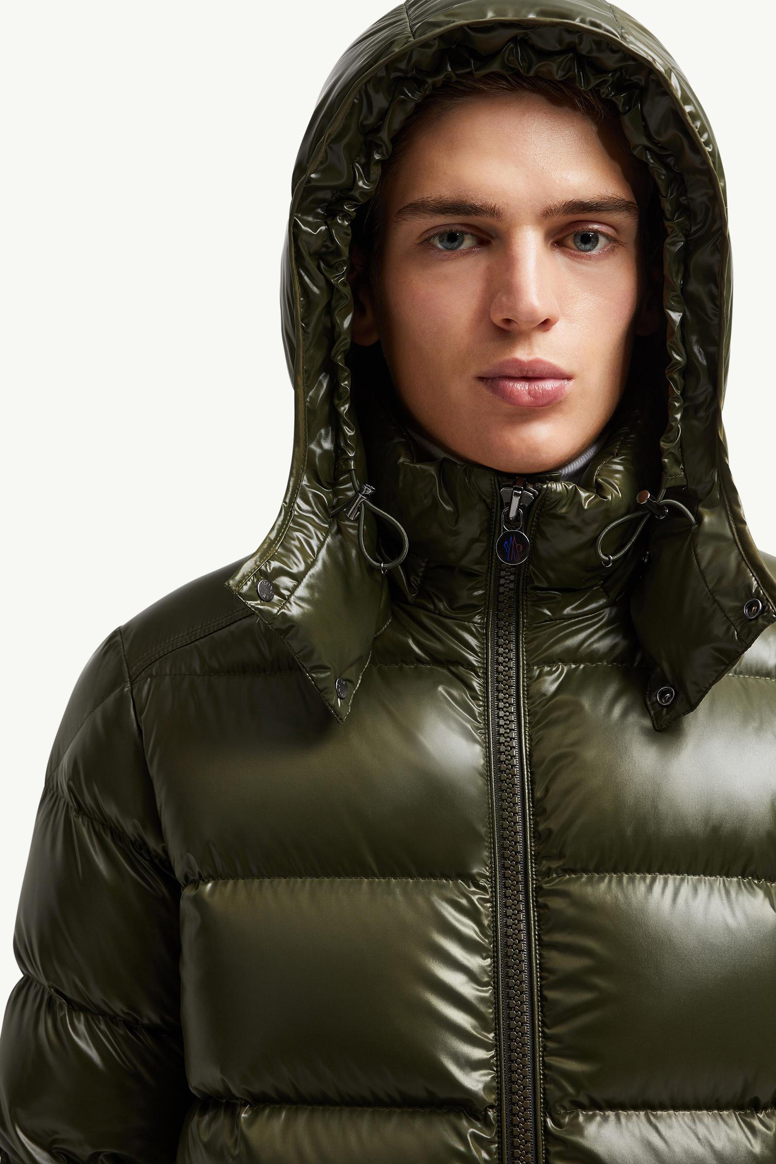 Doudoune courte à capuche Moncler Maya Hommes Vert Olive Moncler 1