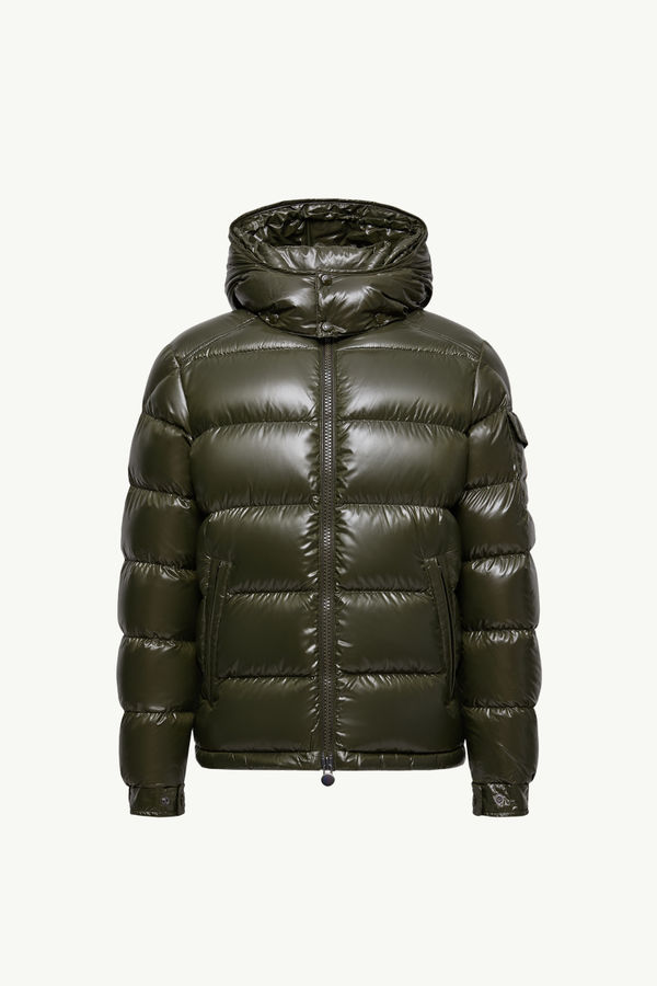 https://moncler-cdn.thron.com/api/v1/content-delivery/shares/dpx6uv/contents/K20911A5360068950833_F/image/K20911A5360068950833_F