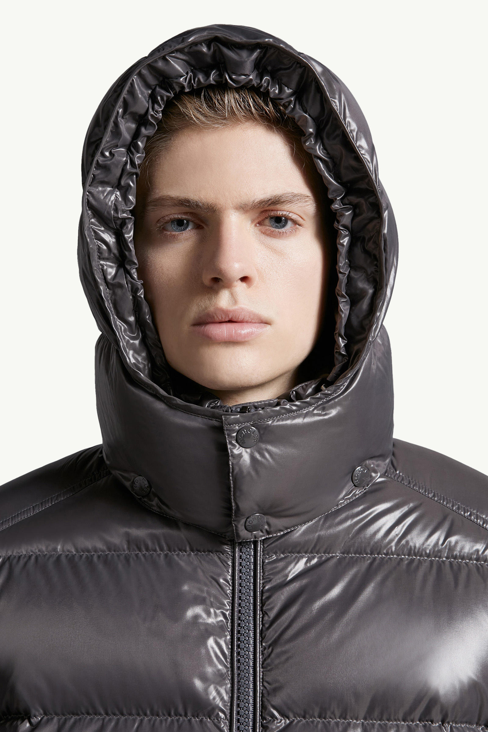 Moncler Maya kurze Daunenjacke mit Kapuze Herren Dunkelgrau Moncler 6