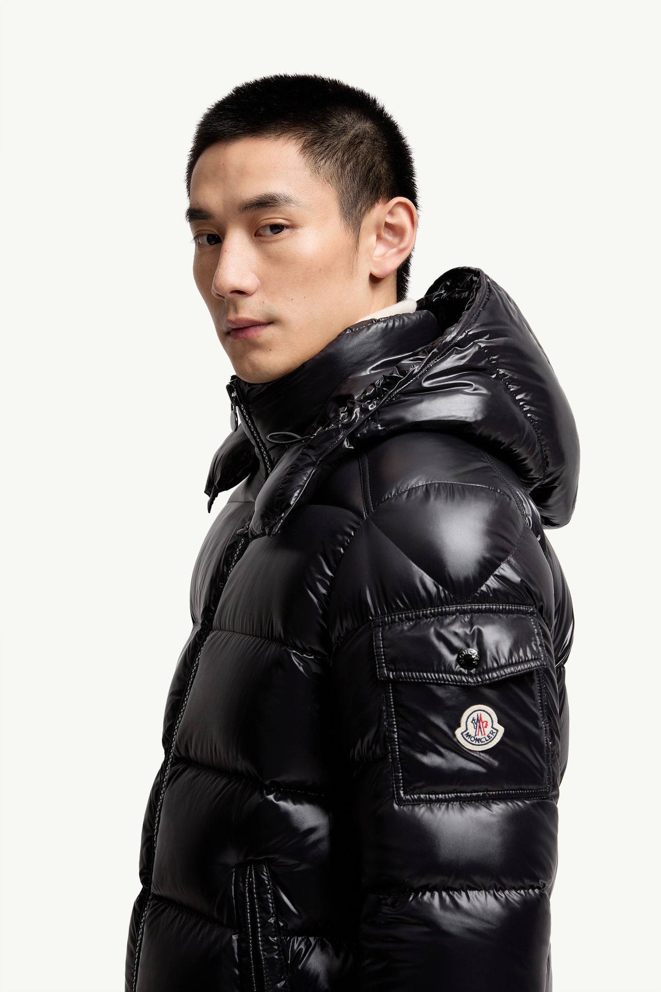 Plumífero corto con capucha Moncler Maya Hombre Negro Moncler 1