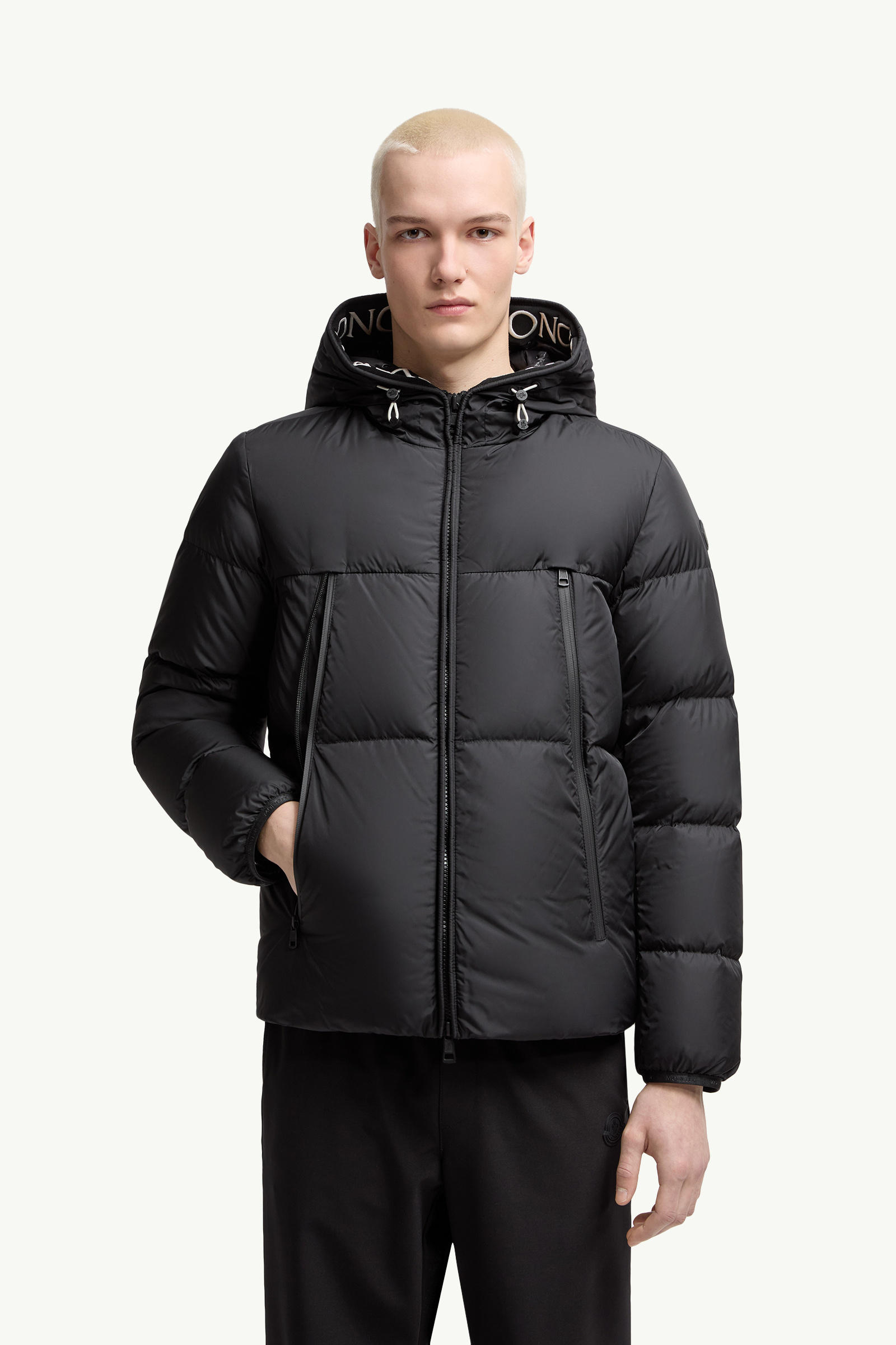 Montcla 후드 쇼트 다운 재킷 남성 블랙 Moncler 3