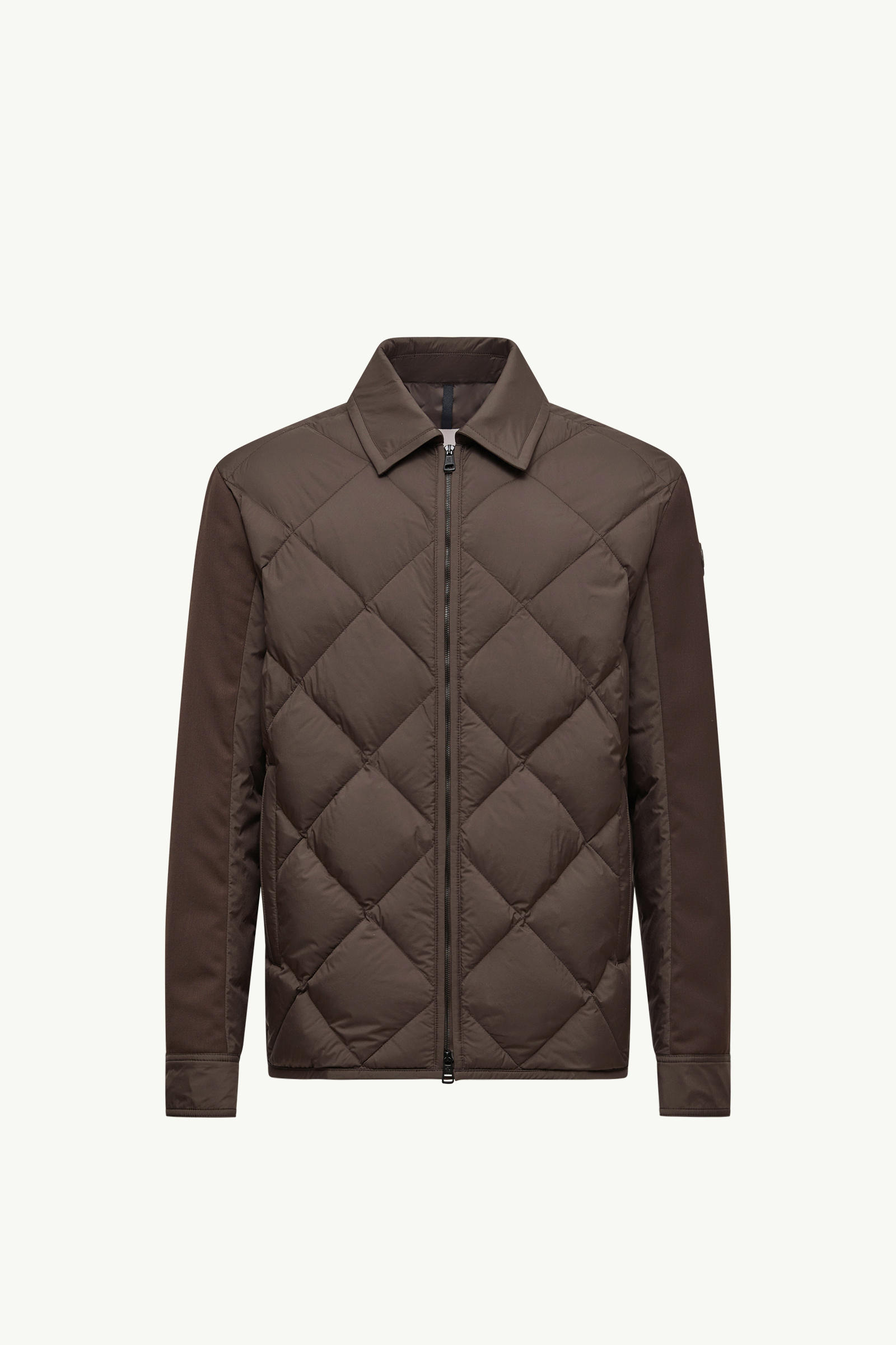 https://moncler-cdn.thron.com/api/v1/content-delivery/shares/dpx6uv/contents/K20911G00012597YD262_F/image/K20911G00012597YD262_F