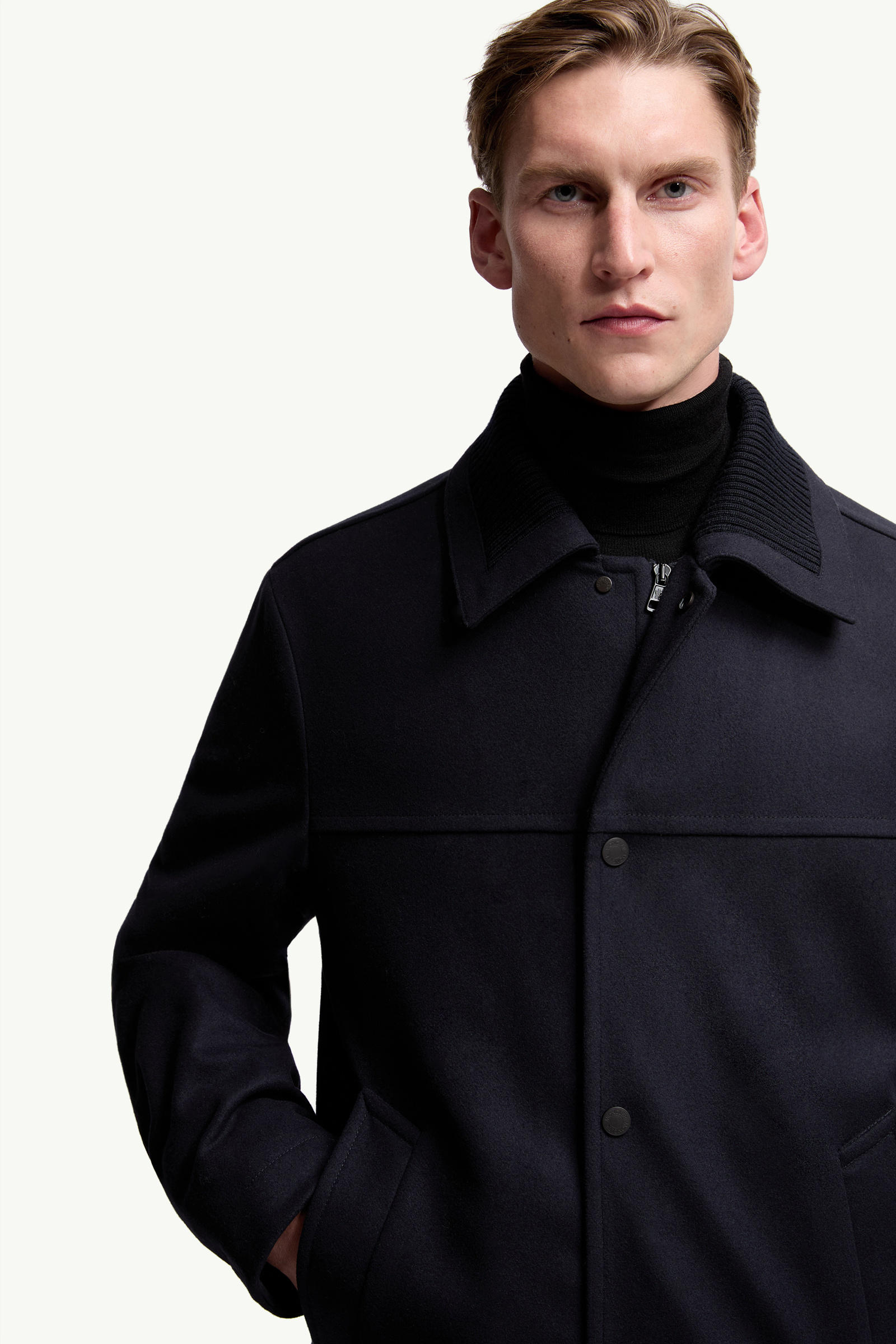 Piumino Corto Emilion in Misto Lana con Cappuccio Uomo Blu Navy Moncler 5