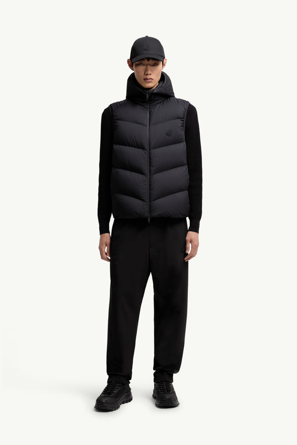 Logo Jogging Trousers Men Black Moncler 0