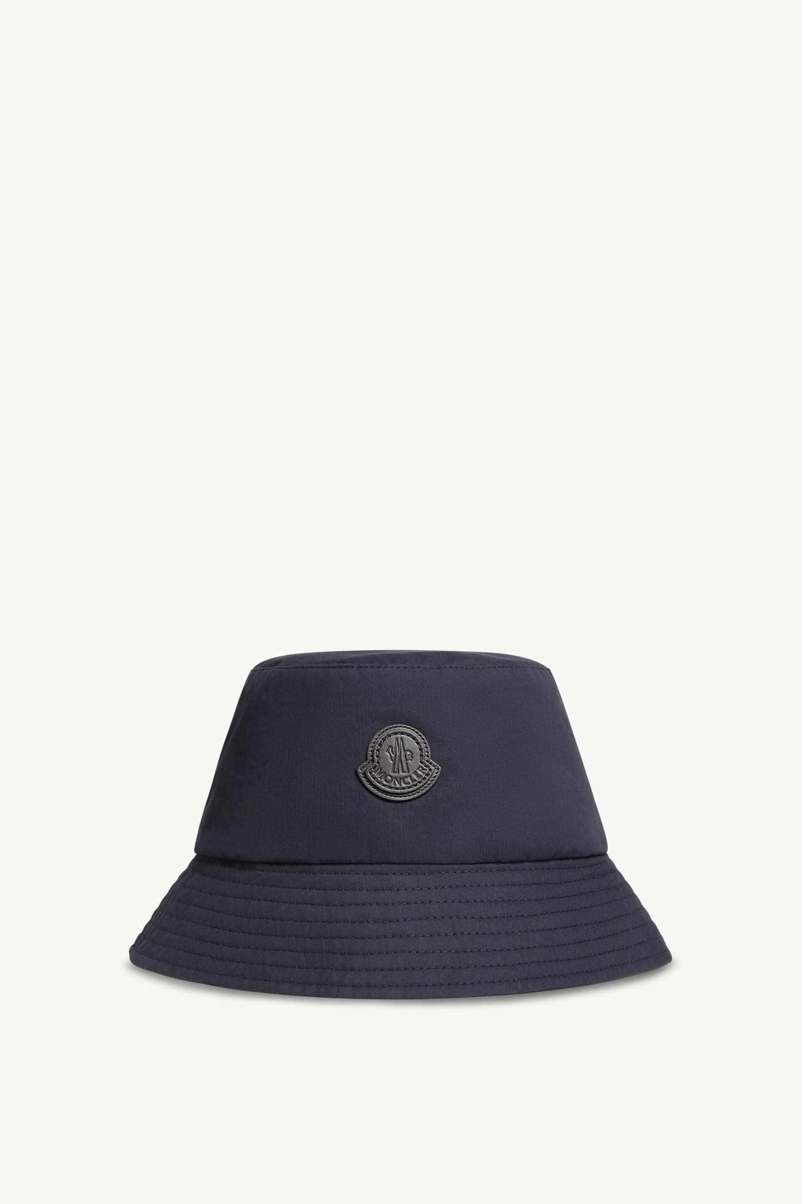 https://moncler-cdn.thron.com/api/v1/content-delivery/shares/dpx6uv/contents/K20913B00024M7757P77_F/image/K20913B00024M7757P77_F