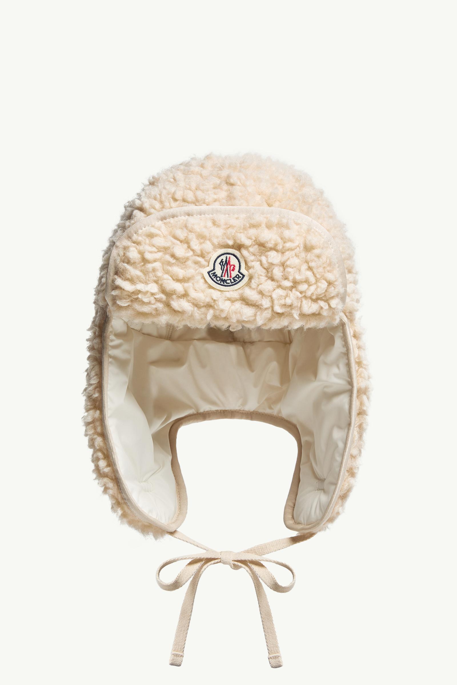 Reversible Teddy Hat_findInBoutique_image