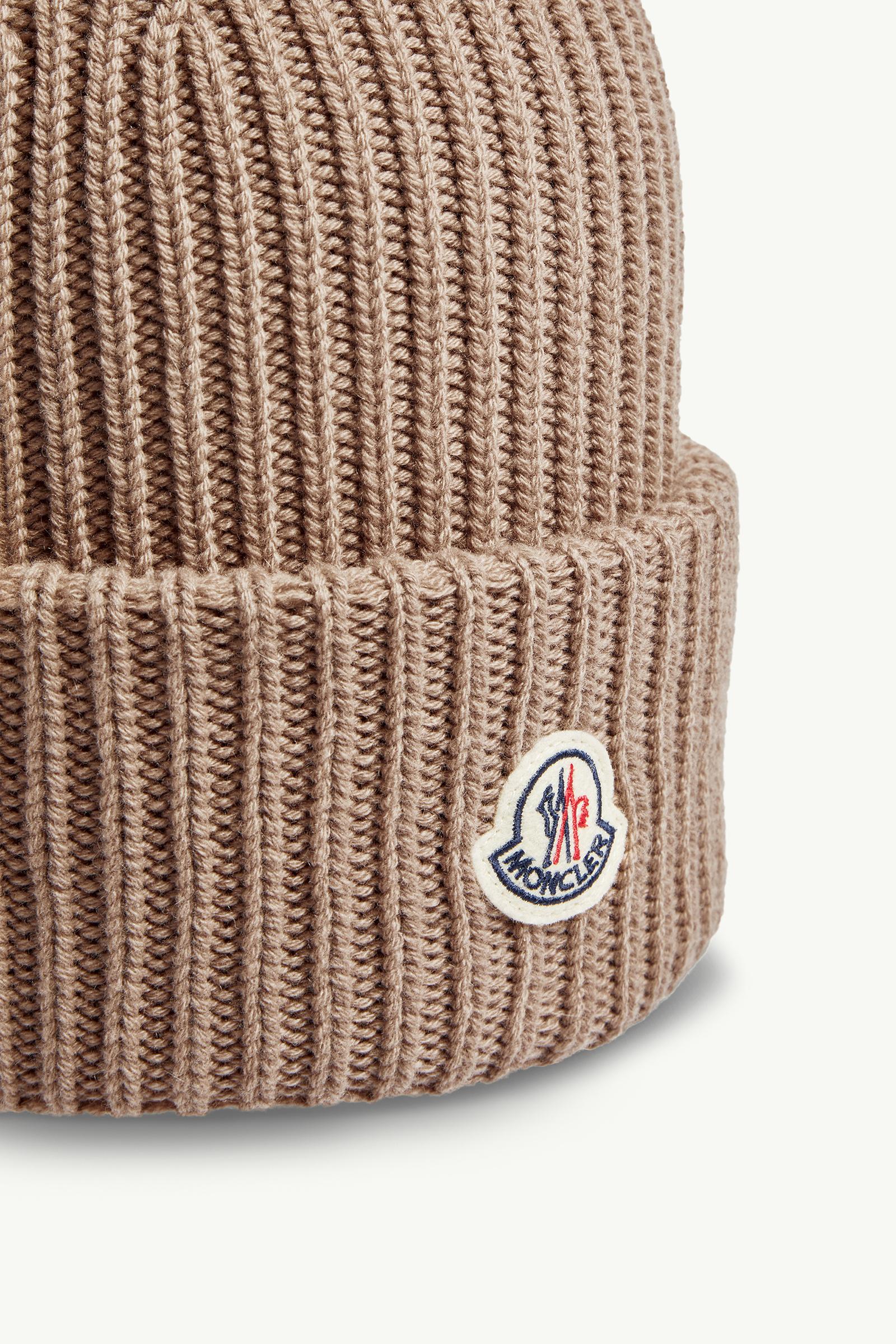 タグ付 MONCLER 2024秋冬新作 クリスタルロゴパッチ付き ニット帽